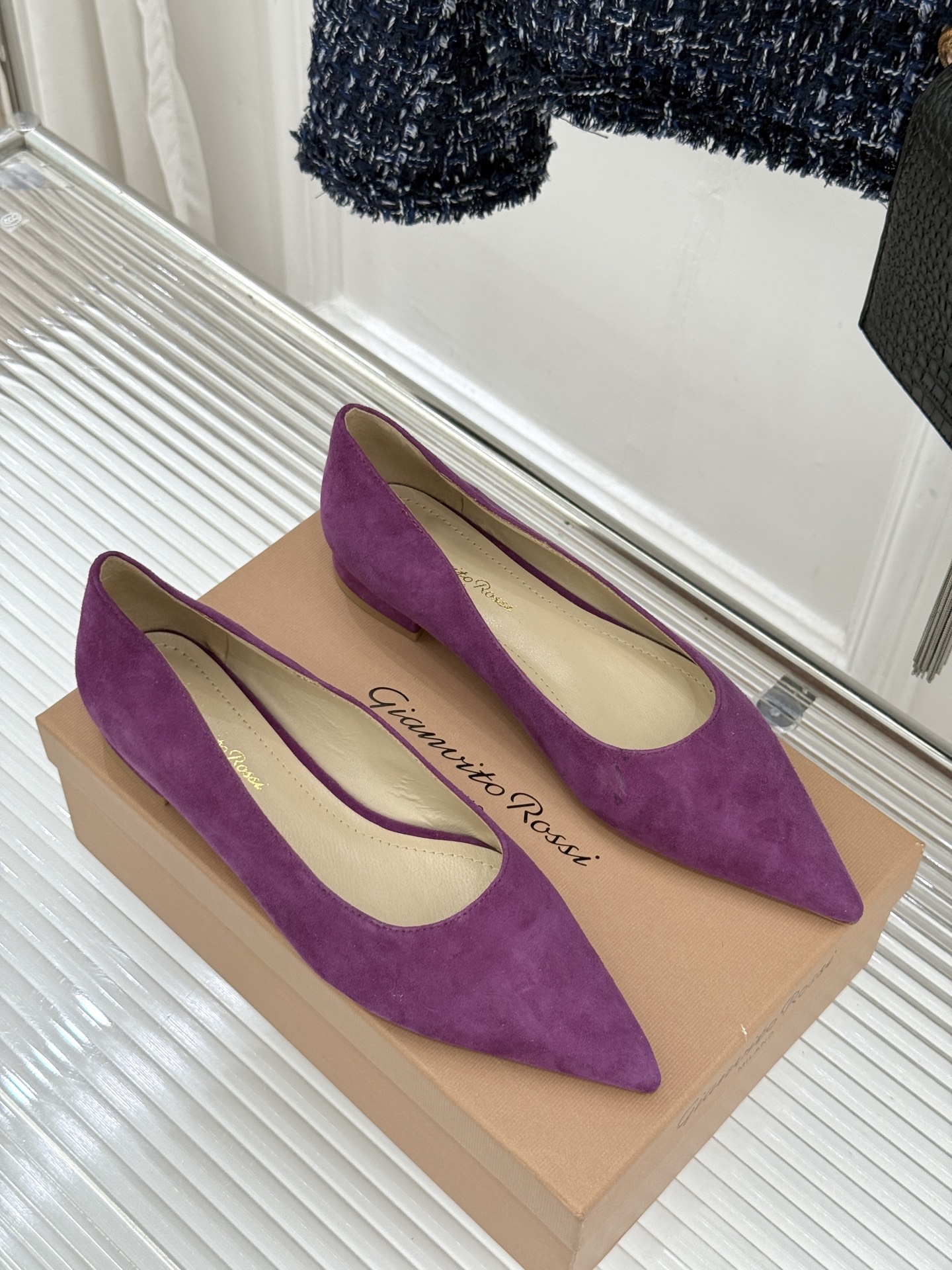 Gianvito Rossi经典极简尖头高跟鞋单鞋以「删繁就简」的意式匠心将高奢质感藏于利落线条让每一步