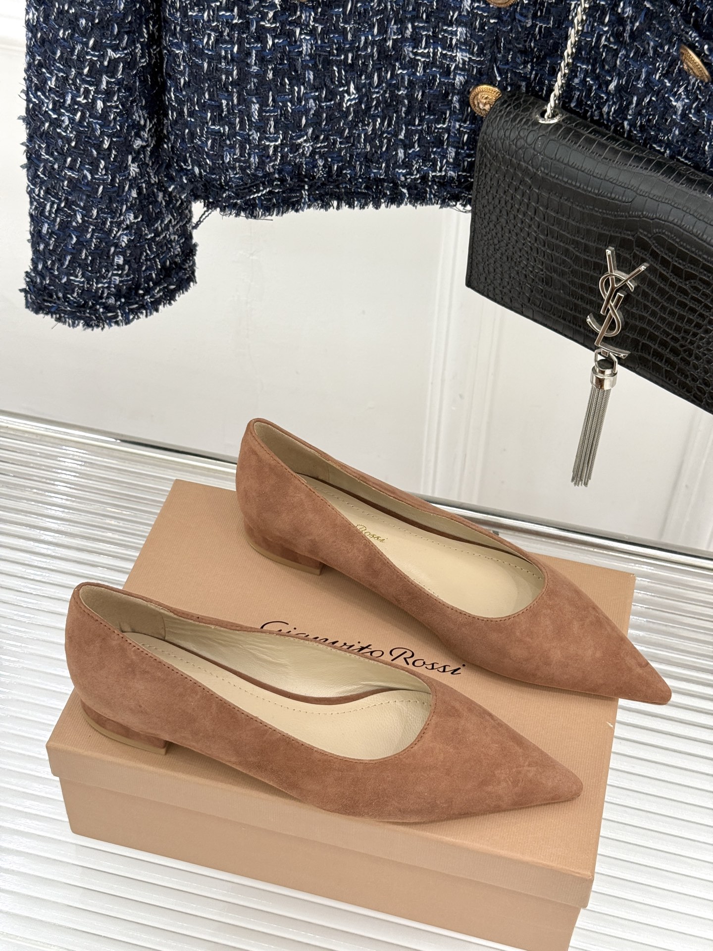 Gianvito Rossi经典极简尖头高跟鞋单鞋以「删繁就简」的意式匠心将高奢质感藏于利落线条让每一步