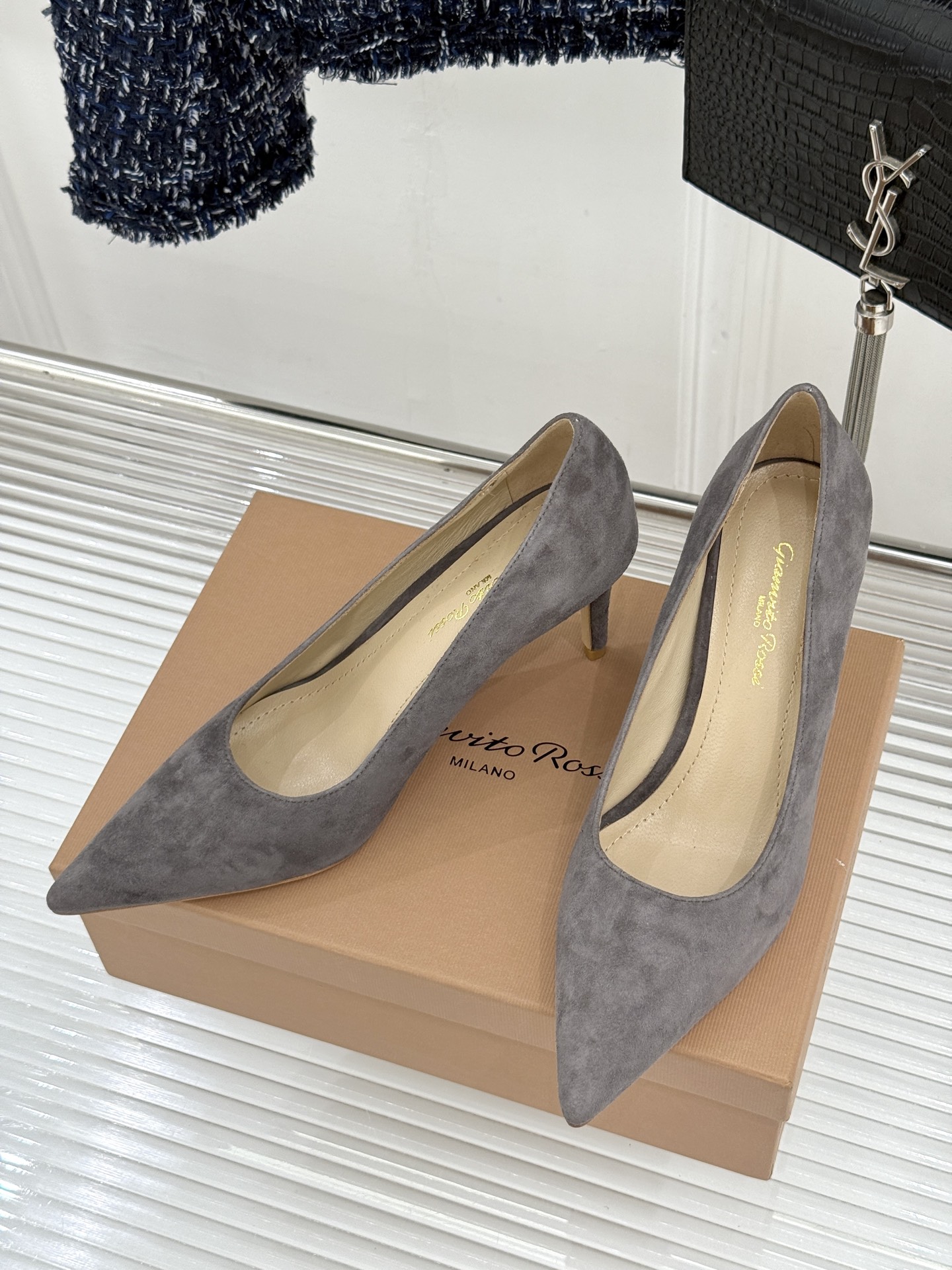 Gianvito Rossi经典极简尖头高跟鞋单鞋以「删繁就简」的意式匠心将高奢质感藏于利落线条让每一步