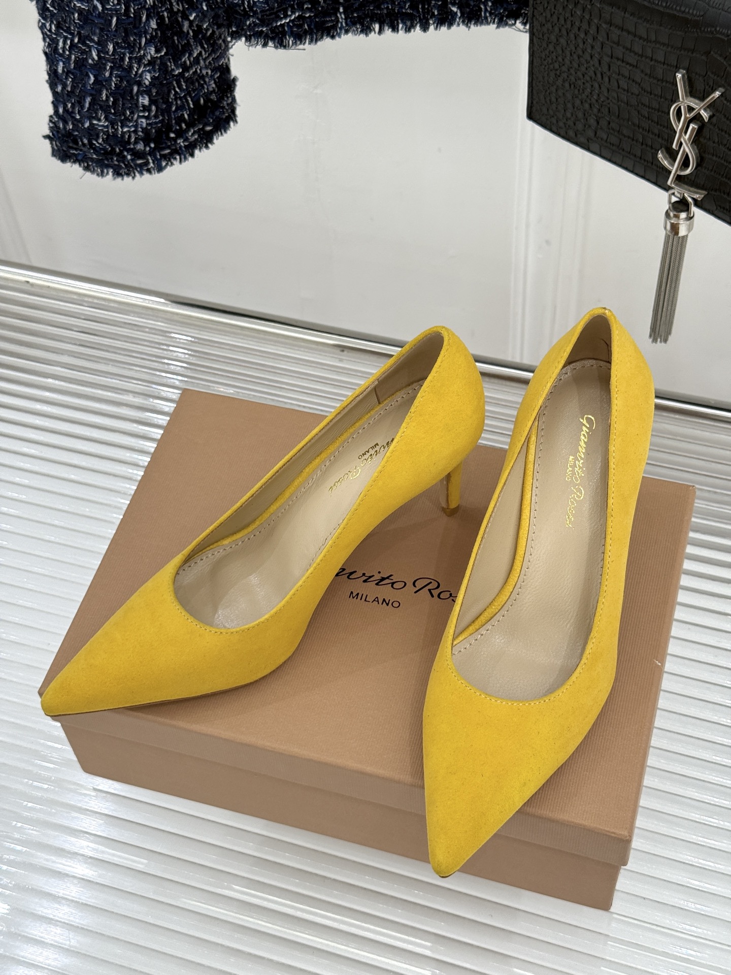 Gianvito Rossi经典极简尖头高跟鞋单鞋以「删繁就简」的意式匠心将高奢质感藏于利落线条让每一步