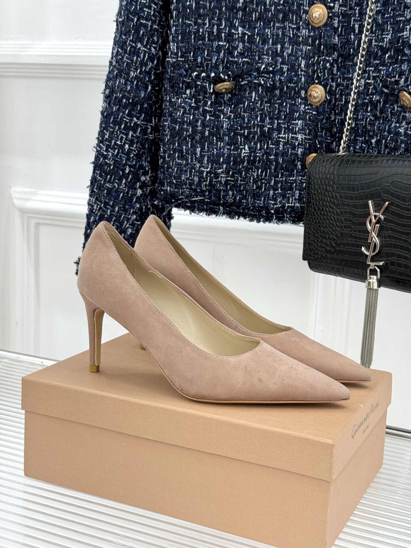 Gianvito Rossi经典极简尖头高跟鞋单鞋以「删繁就简」的意式匠心将高奢质感藏于利落线条让每一步