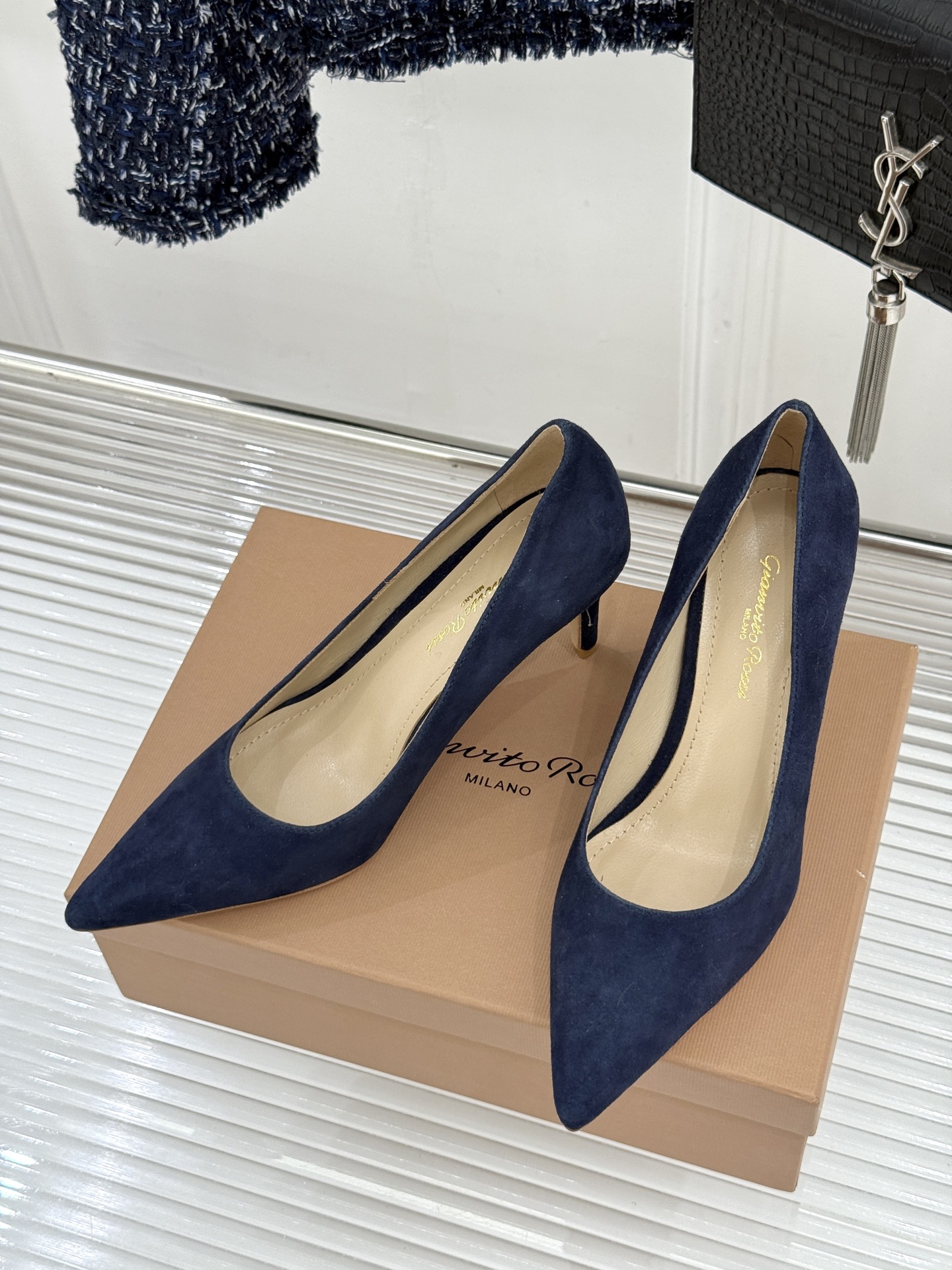 Gianvito Rossi经典极简尖头高跟鞋单鞋以「删繁就简」的意式匠心将高奢质感藏于利落线条让每一步