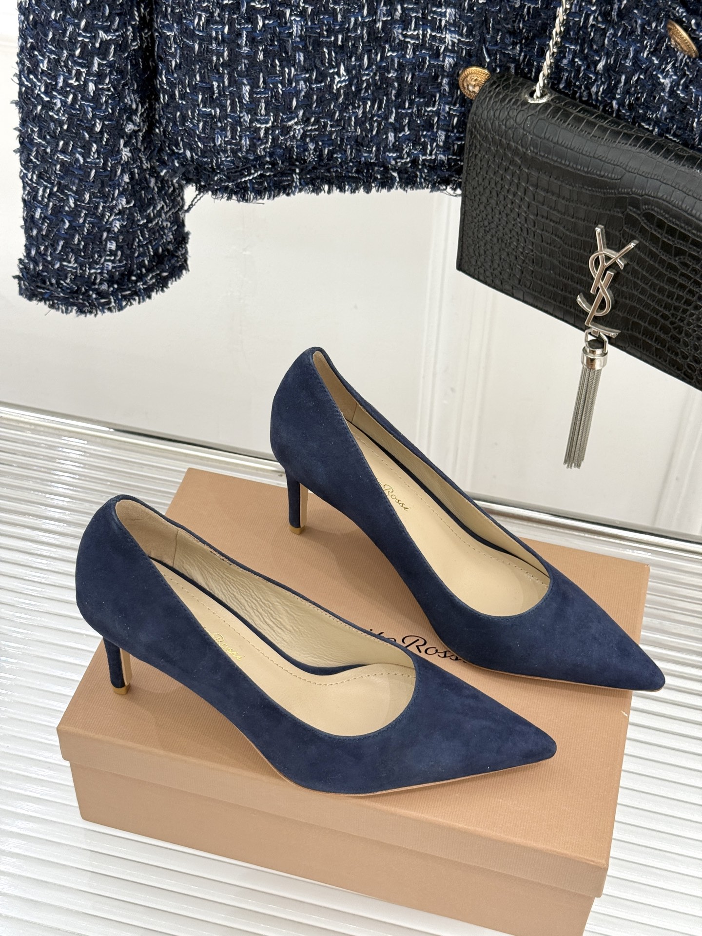 Gianvito Rossi经典极简尖头高跟鞋单鞋以「删繁就简」的意式匠心将高奢质感藏于利落线条让每一步