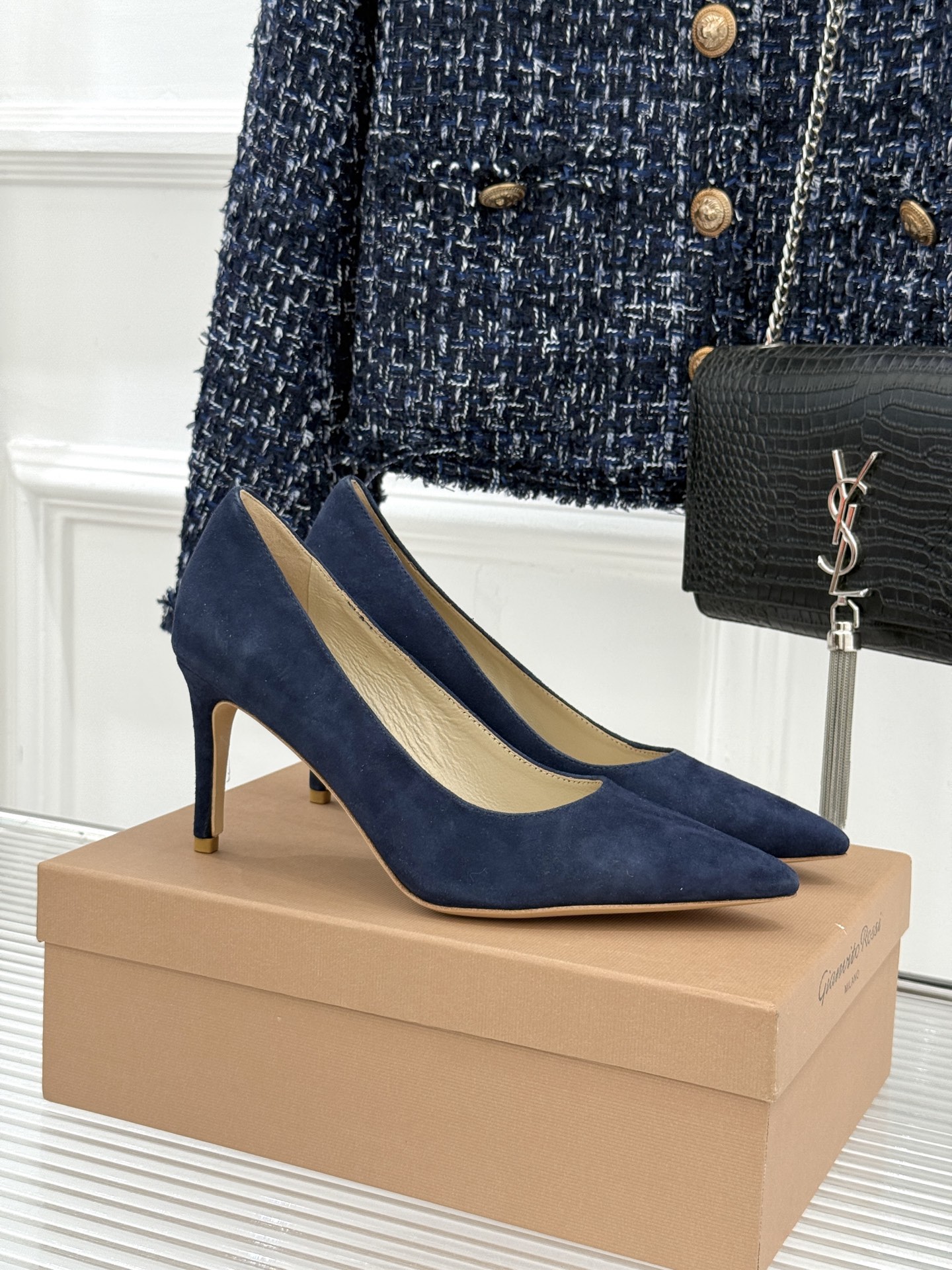 Gianvito Rossi经典极简尖头高跟鞋单鞋以「删繁就简」的意式匠心将高奢质感藏于利落线条让每一步