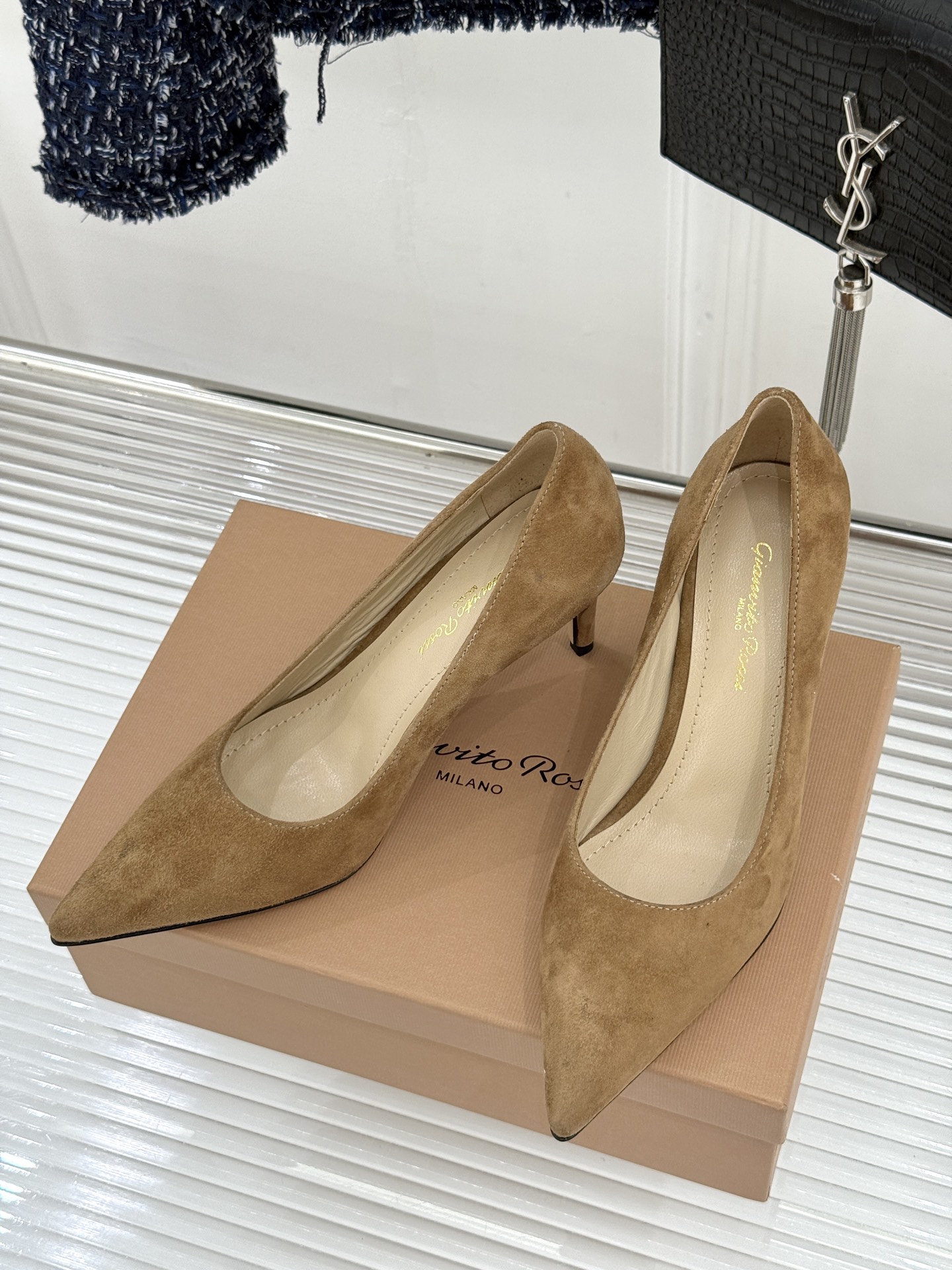 Gianvito Rossi经典极简尖头高跟鞋单鞋以「删繁就简」的意式匠心将高奢质感藏于利落线条让每一步