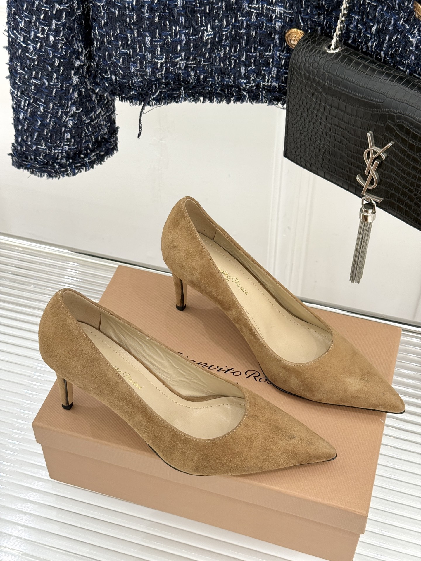 Gianvito Rossi经典极简尖头高跟鞋单鞋以「删繁就简」的意式匠心将高奢质感藏于利落线条让每一步