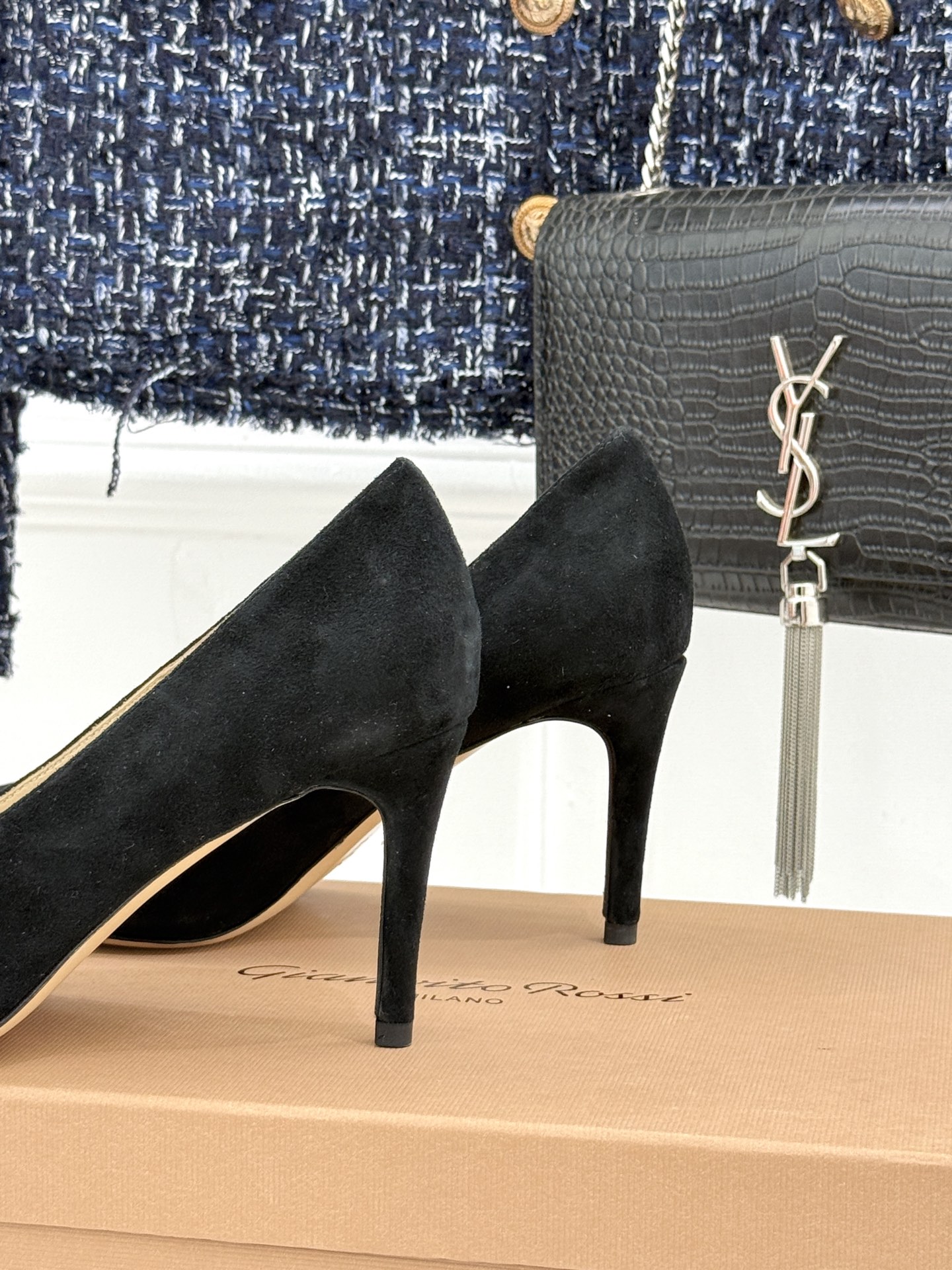 Gianvito Rossi经典极简尖头高跟鞋单鞋以「删繁就简」的意式匠心将高奢质感藏于利落线条让每一步