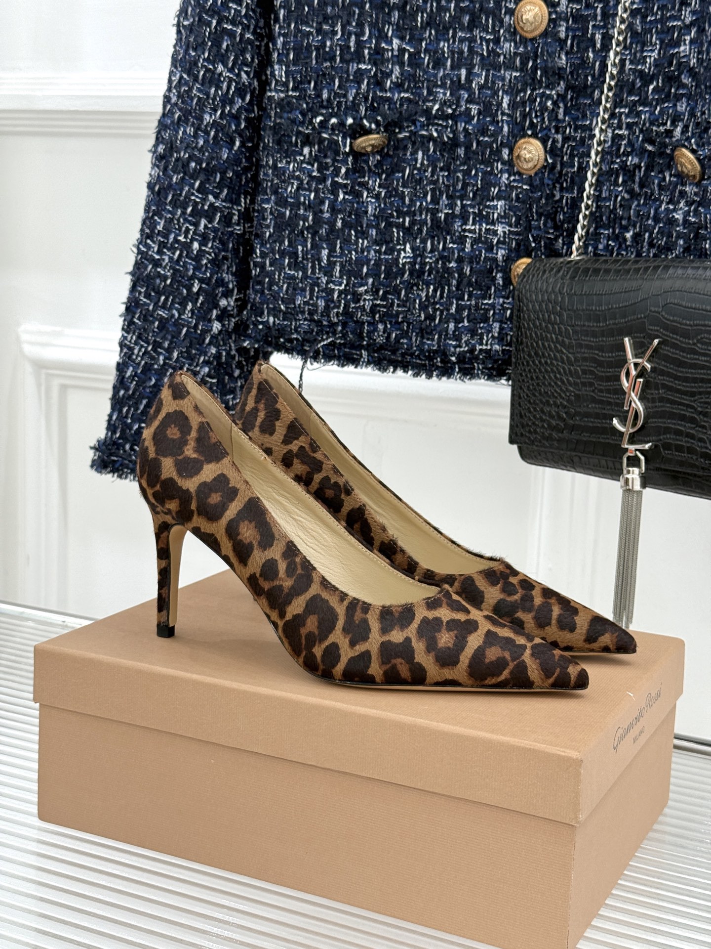 Gianvito Rossi经典极简尖头高跟鞋单鞋以「删繁就简」的意式匠心将高奢质感藏于利落线条让每一步