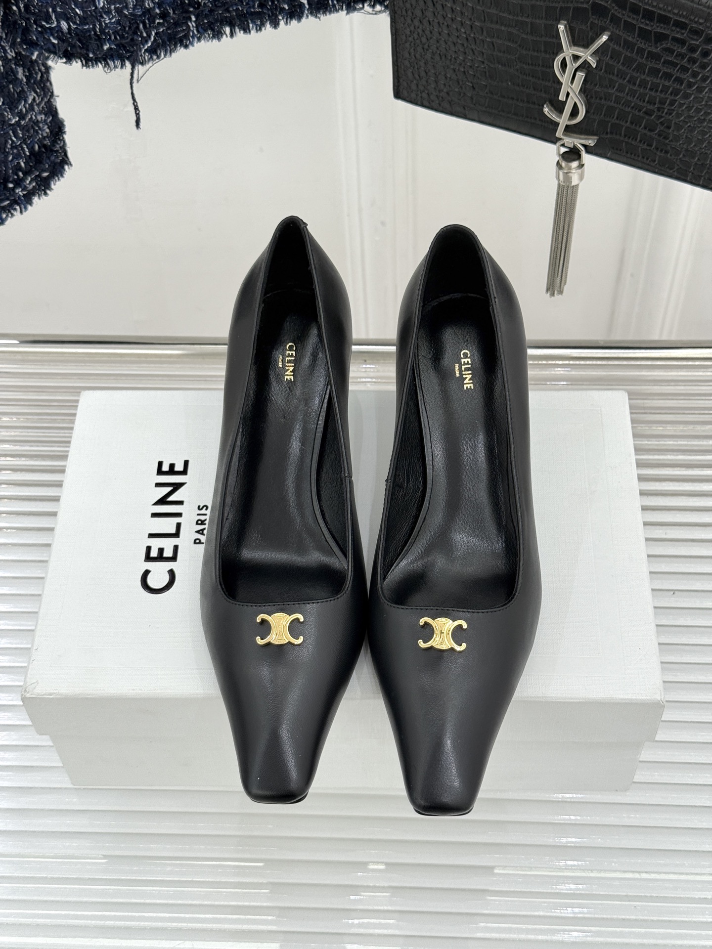 Celine/赛琳26WF新品凯旋门小方头高跟凉鞋单鞋以极简轮廓续写法式优雅。利落小方头糅合复古与现代标
