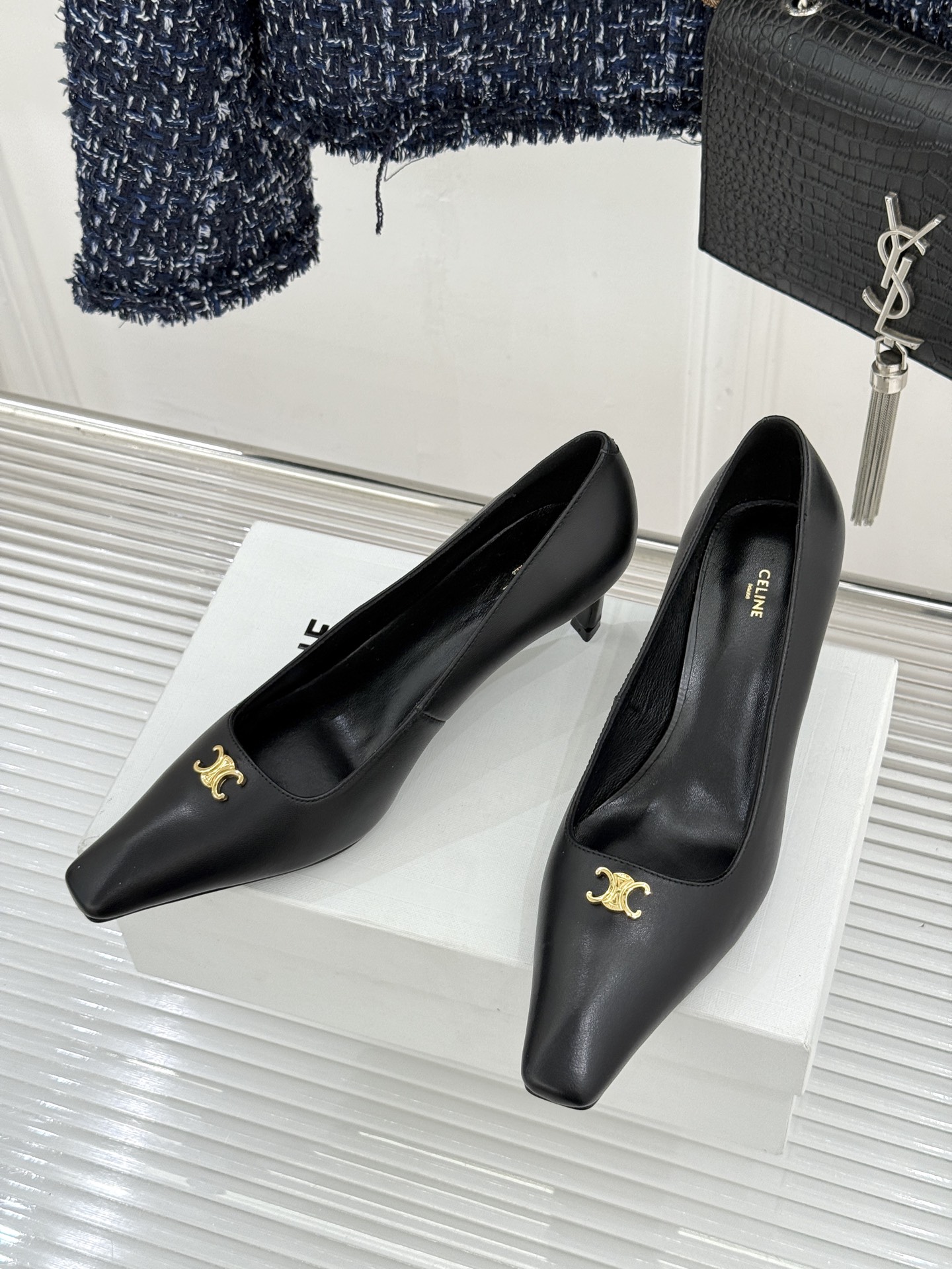 Celine/赛琳26WF新品凯旋门小方头高跟凉鞋单鞋以极简轮廓续写法式优雅。利落小方头糅合复古与现代标