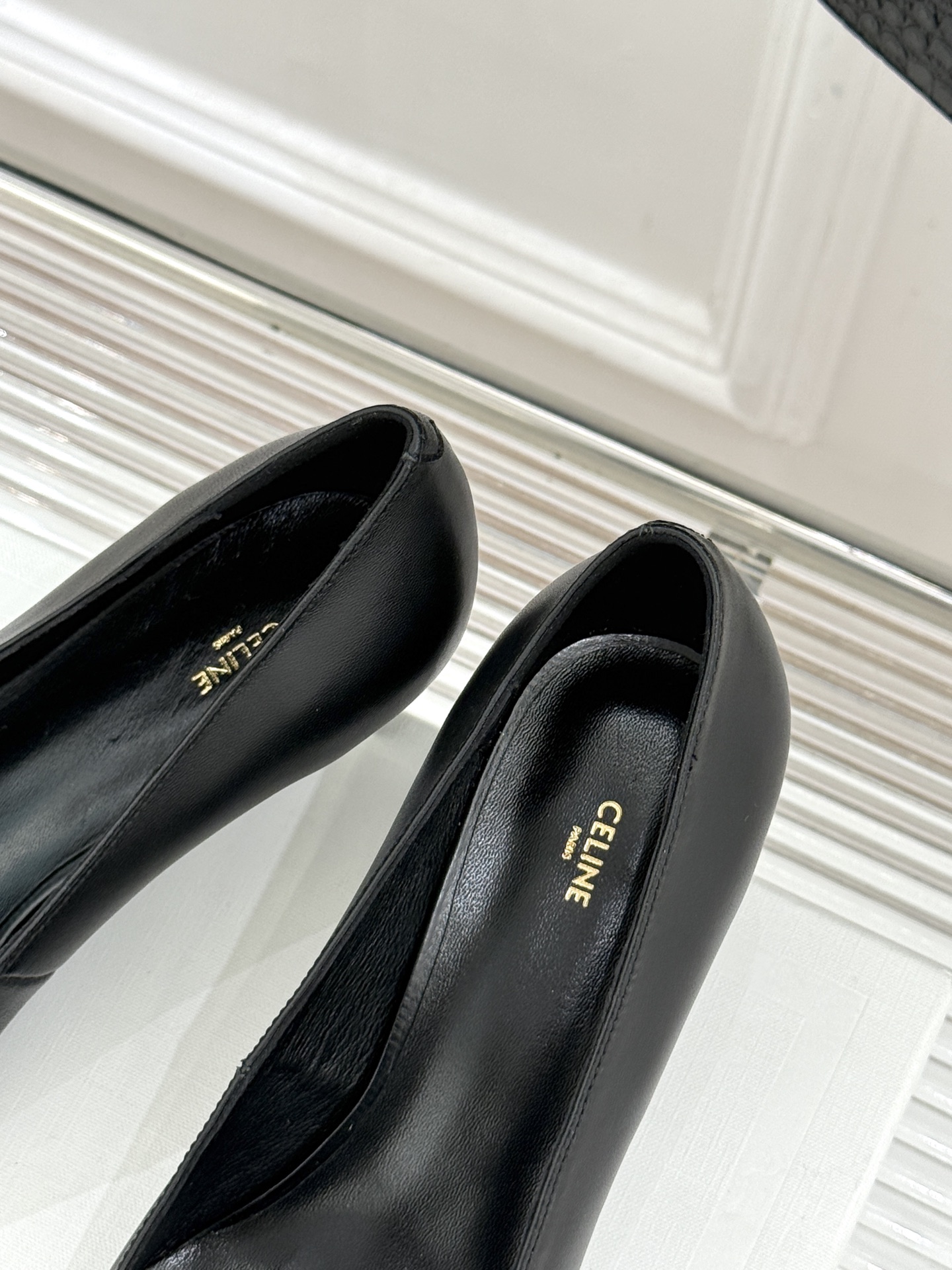 Celine/赛琳26WF新品凯旋门小方头高跟凉鞋单鞋以极简轮廓续写法式优雅。利落小方头糅合复古与现代标