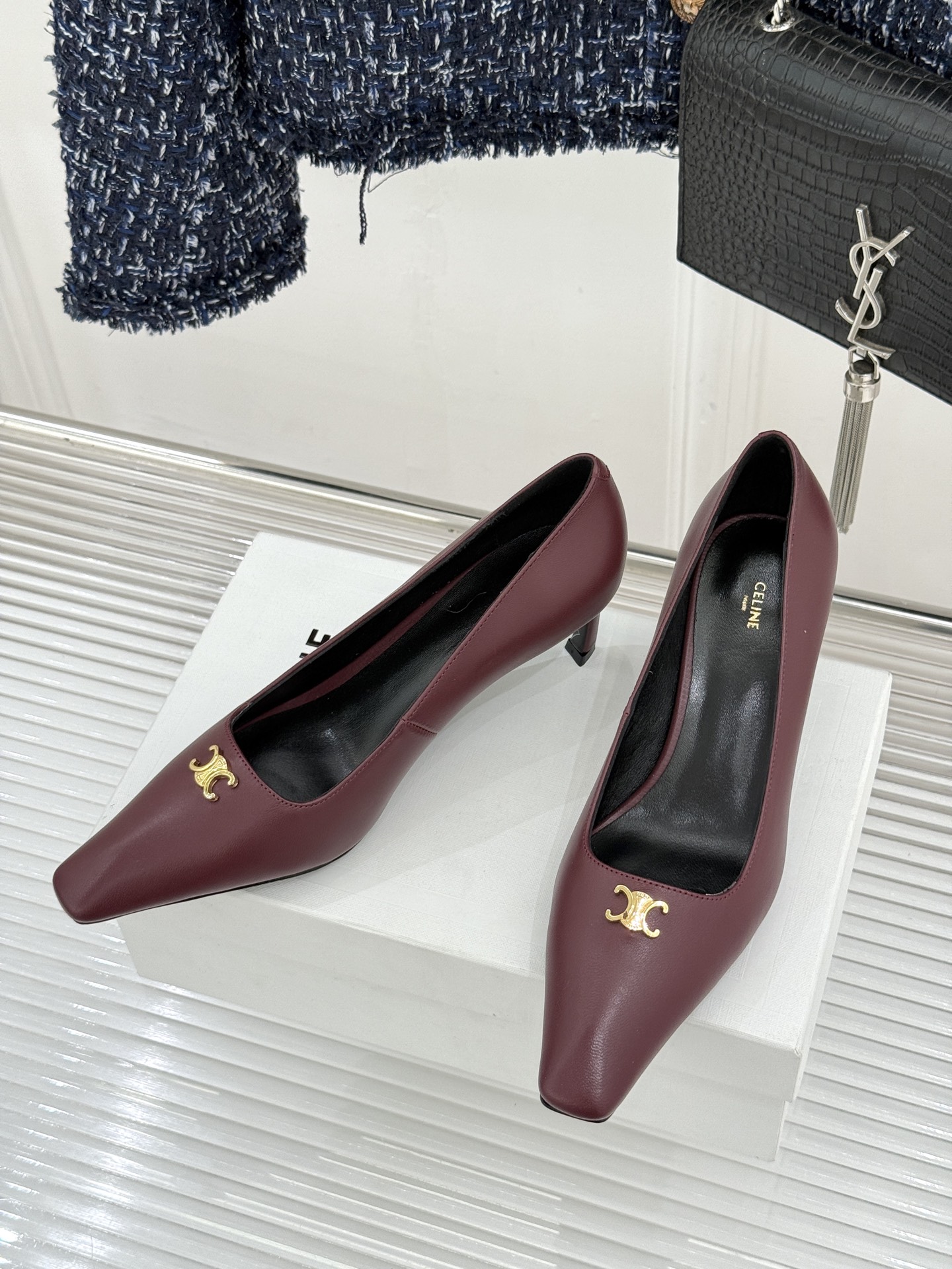 Celine/赛琳26WF新品凯旋门小方头高跟凉鞋单鞋以极简轮廓续写法式优雅。利落小方头糅合复古与现代标