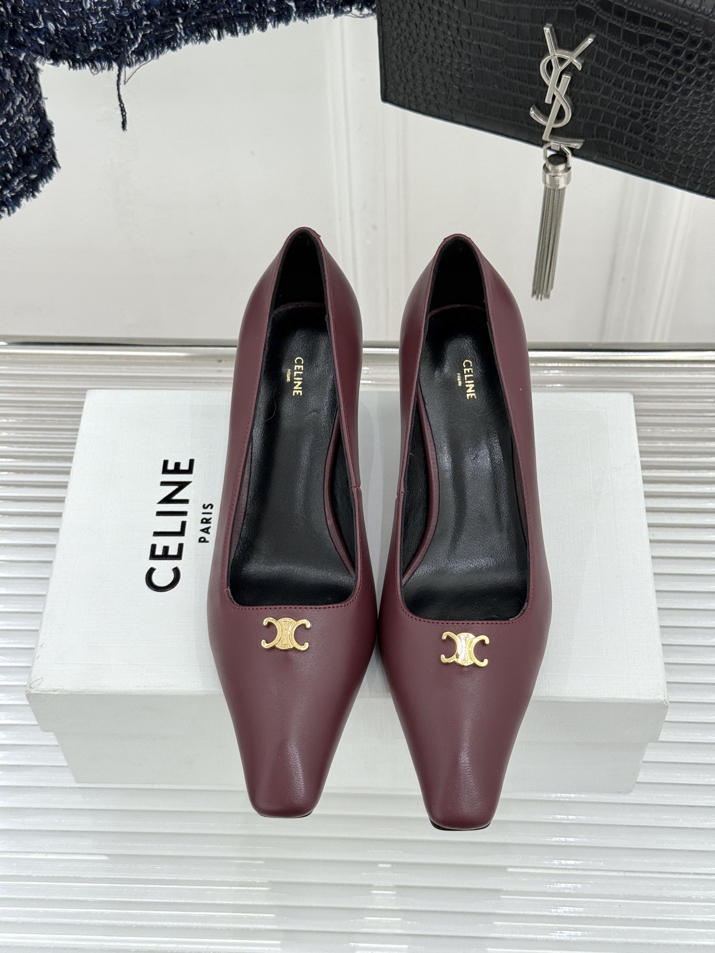 Celine/赛琳26WF新品凯旋门小方头高跟凉鞋单鞋以极简轮廓续写法式优雅。利落小方头糅合复古与现代标