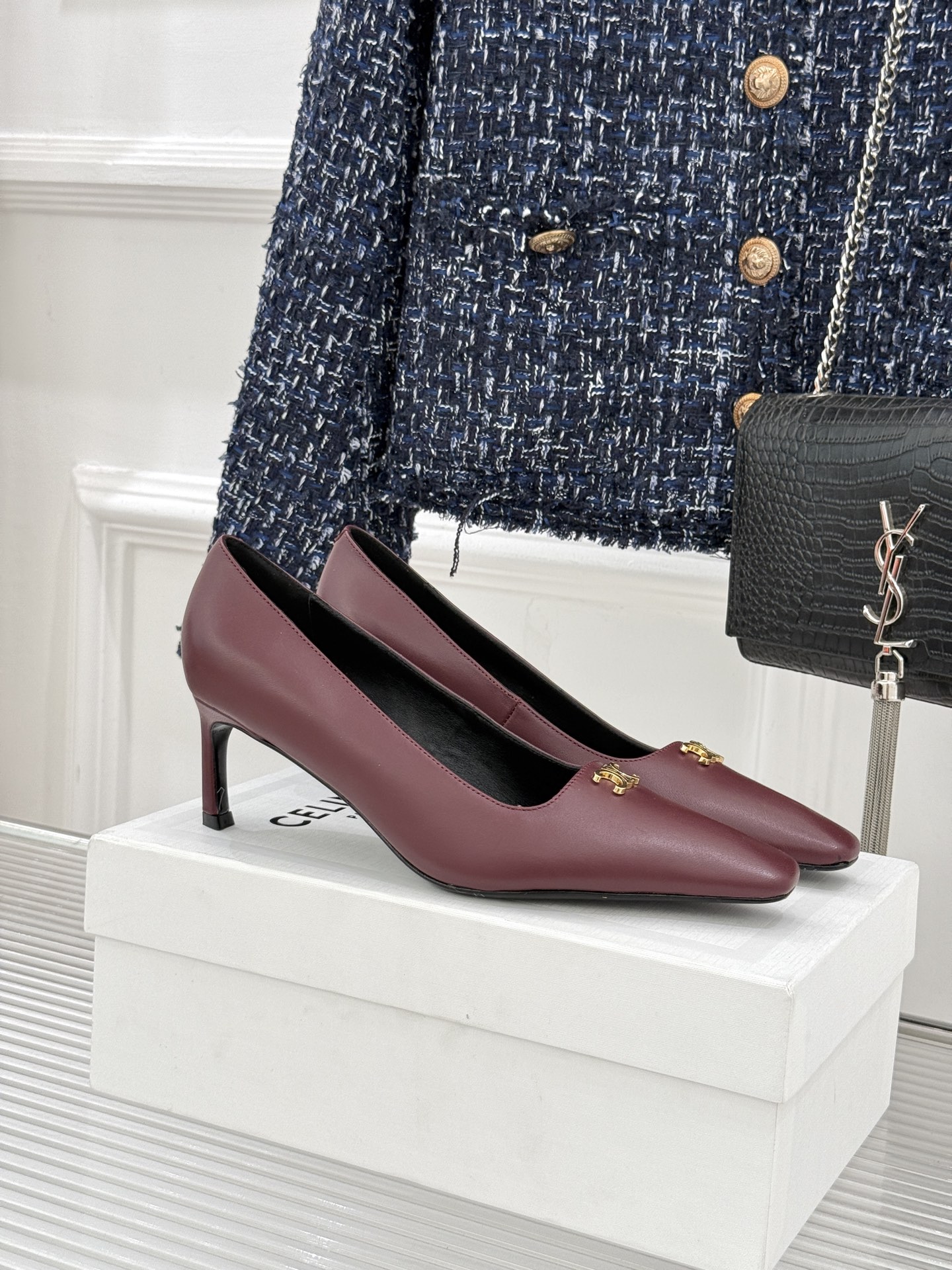 Celine/赛琳26WF新品凯旋门小方头高跟凉鞋单鞋以极简轮廓续写法式优雅。利落小方头糅合复古与现代标