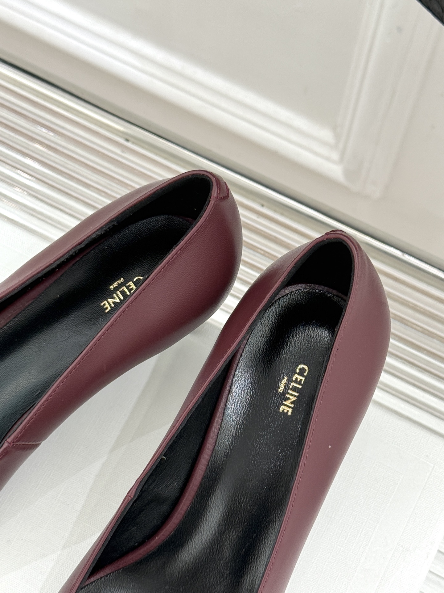 Celine/赛琳26WF新品凯旋门小方头高跟凉鞋单鞋以极简轮廓续写法式优雅。利落小方头糅合复古与现代标