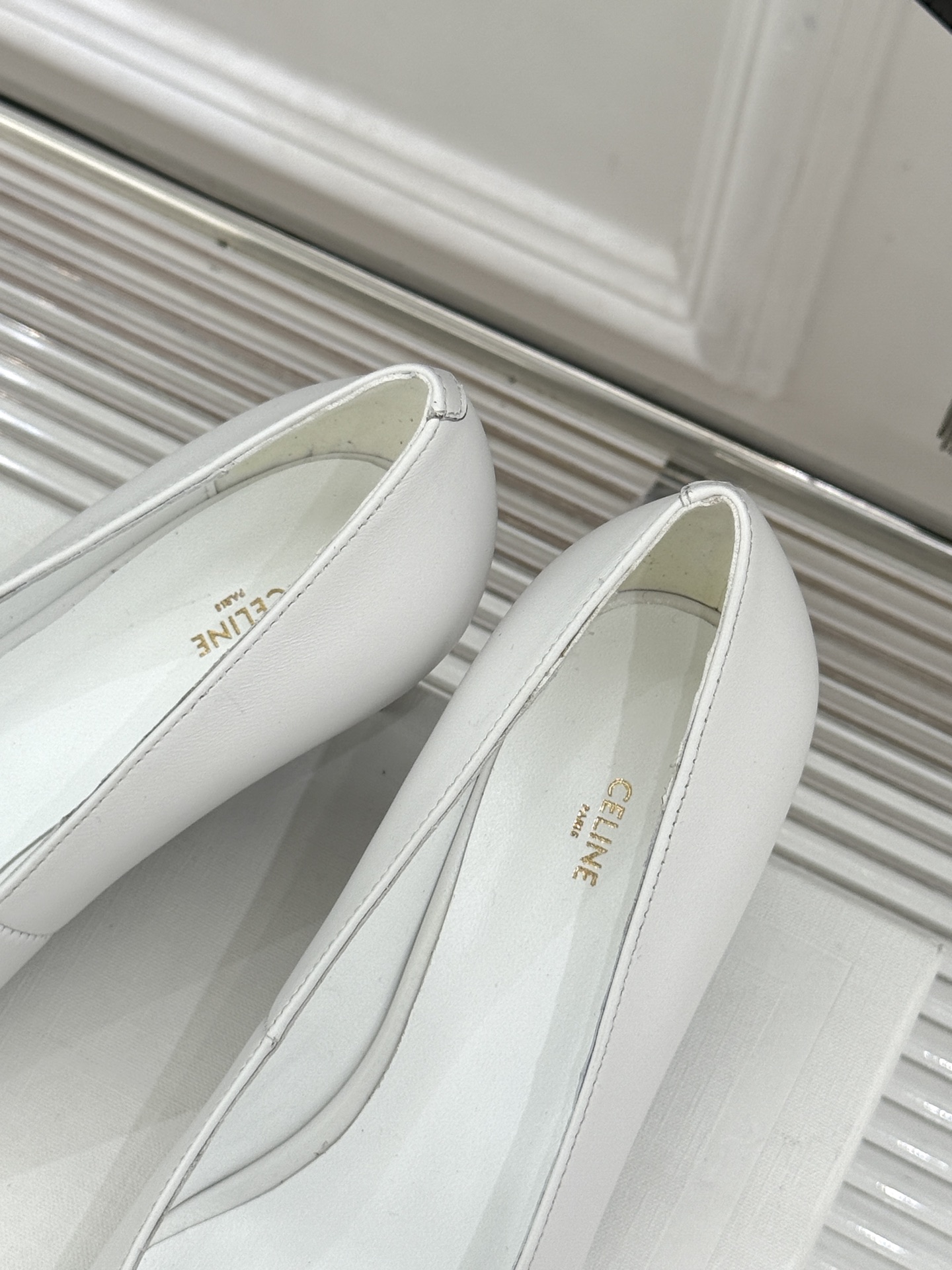 Celine/赛琳26WF新品凯旋门小方头高跟凉鞋单鞋以极简轮廓续写法式优雅。利落小方头糅合复古与现代标