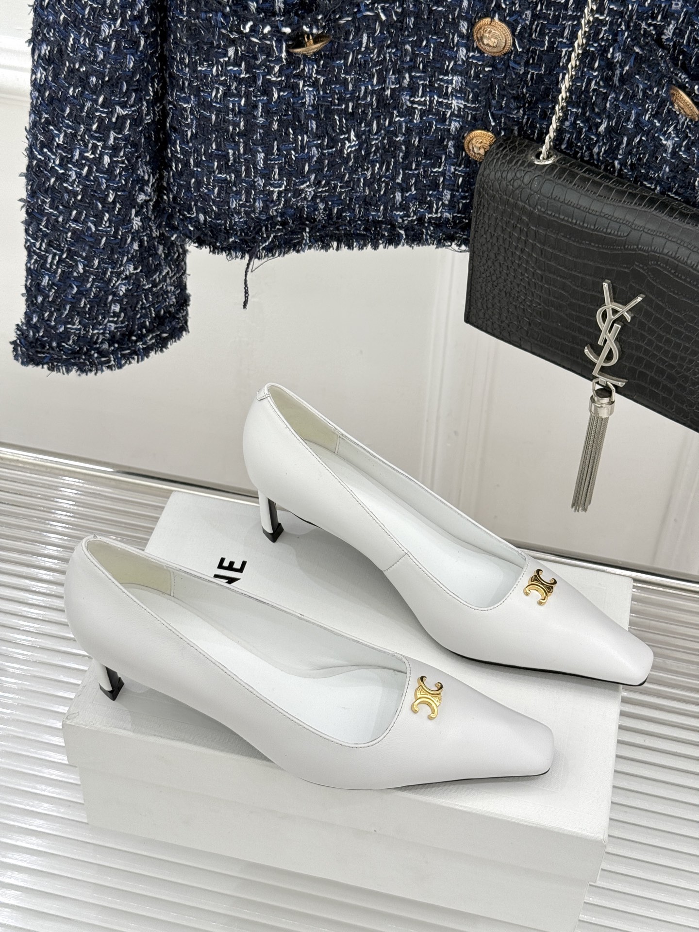 Celine/赛琳26WF新品凯旋门小方头高跟凉鞋单鞋以极简轮廓续写法式优雅。利落小方头糅合复古与现代标