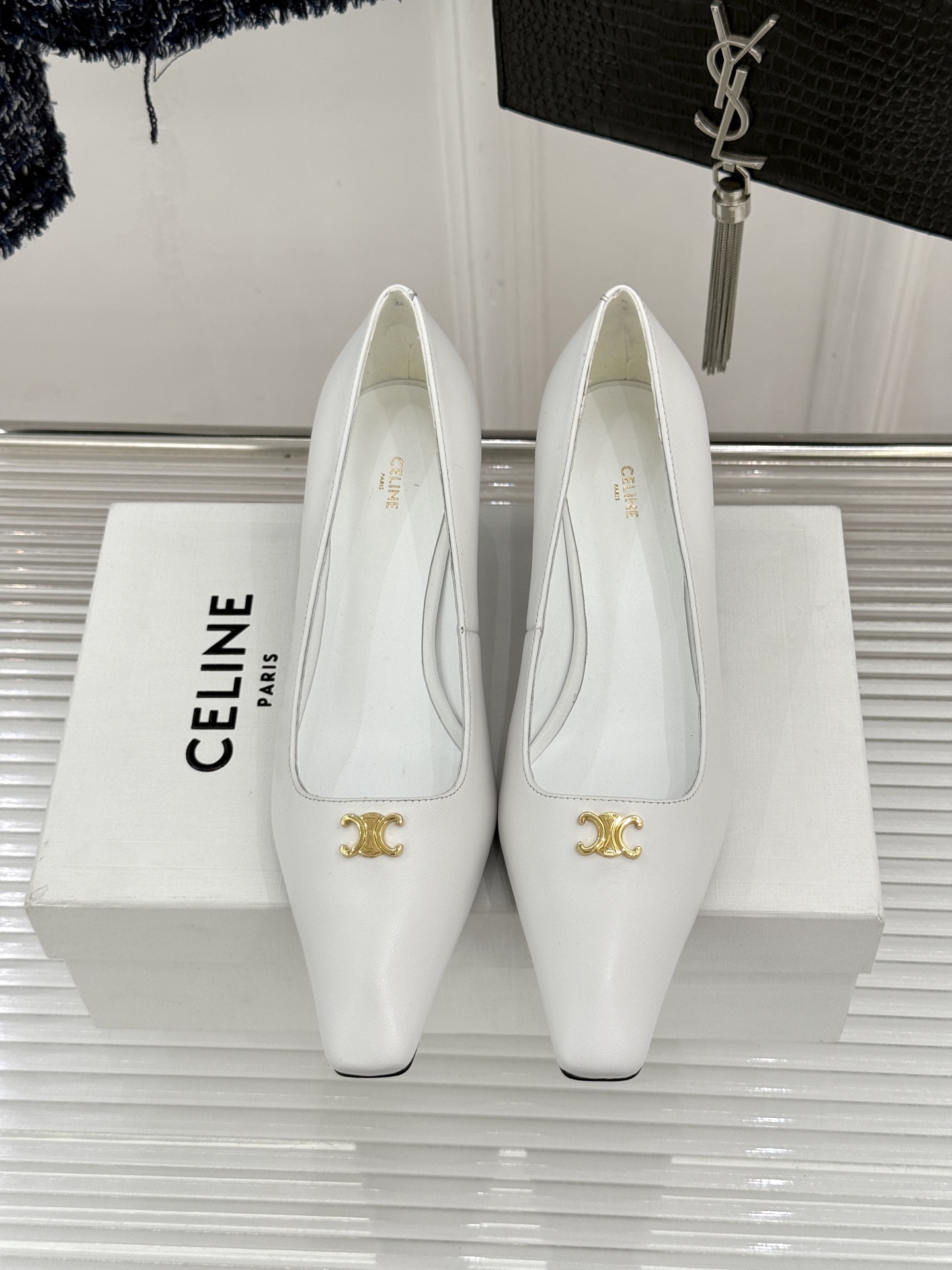 Celine/赛琳26WF新品凯旋门小方头高跟凉鞋单鞋以极简轮廓续写法式优雅。利落小方头糅合复古与现代标