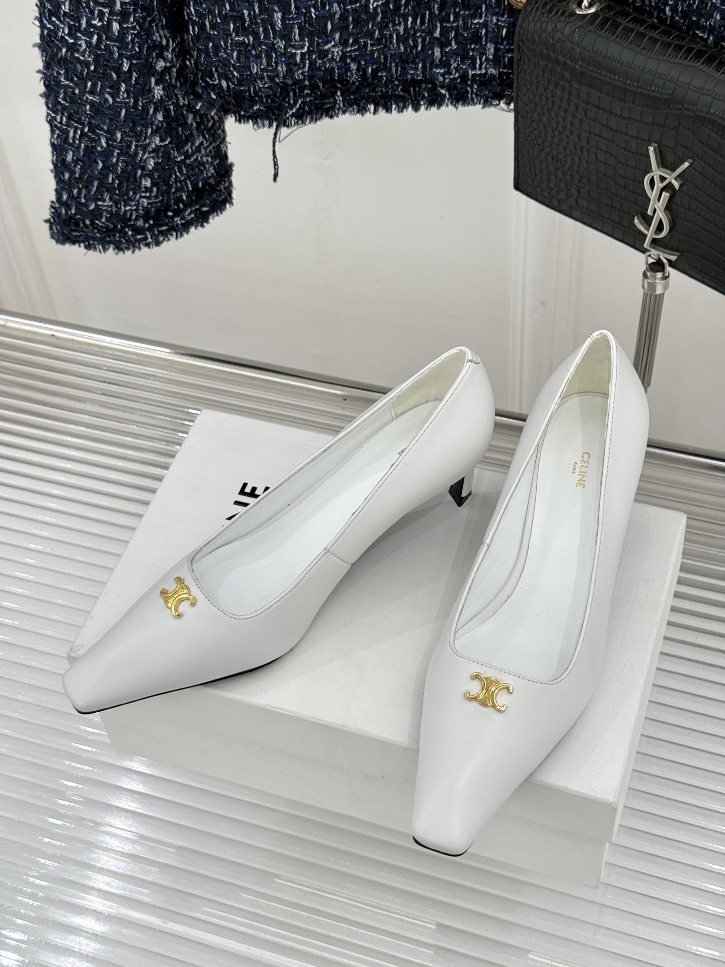 Celine/赛琳26WF新品凯旋门小方头高跟凉鞋单鞋以极简轮廓续写法式优雅。利落小方头糅合复古与现代标