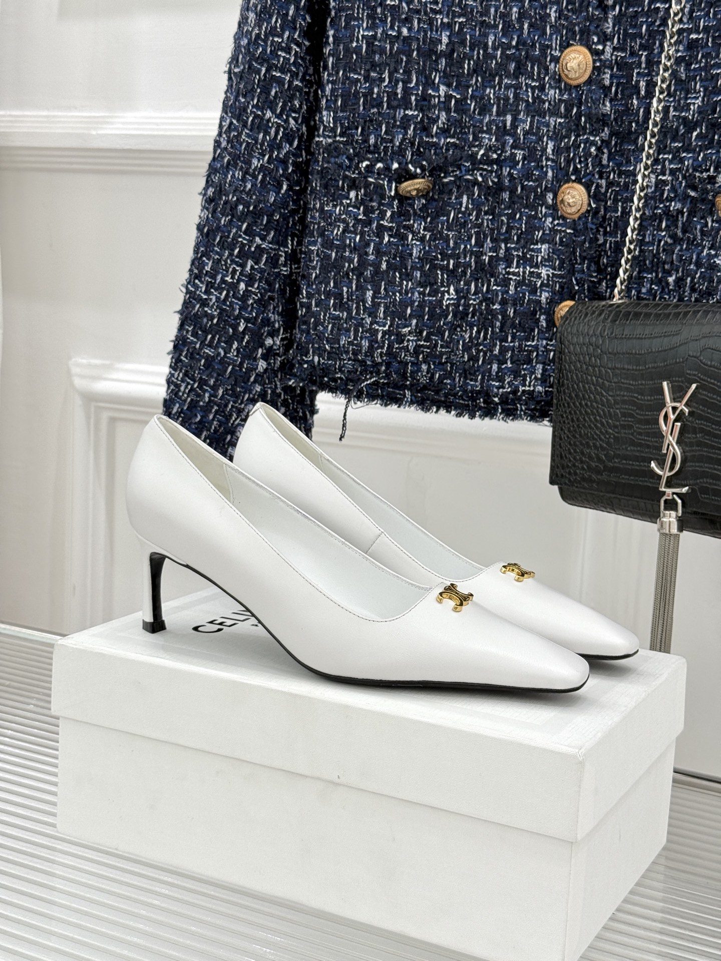 Celine/赛琳26WF新品凯旋门小方头高跟凉鞋单鞋以极简轮廓续写法式优雅。利落小方头糅合复古与现代标