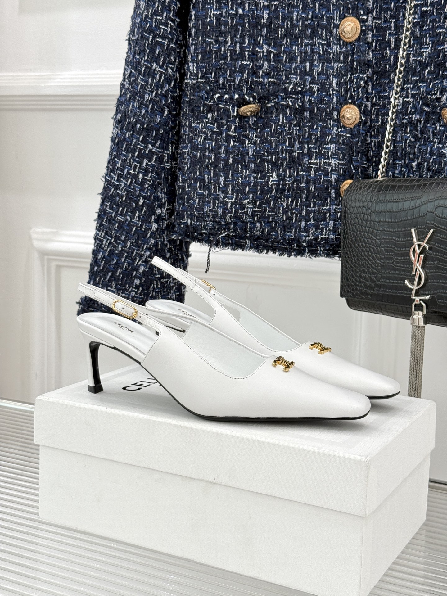 Celine/赛琳26WF新品凯旋门小方头高跟凉鞋单鞋以极简轮廓续写法式优雅。利落小方头糅合复古与现代标