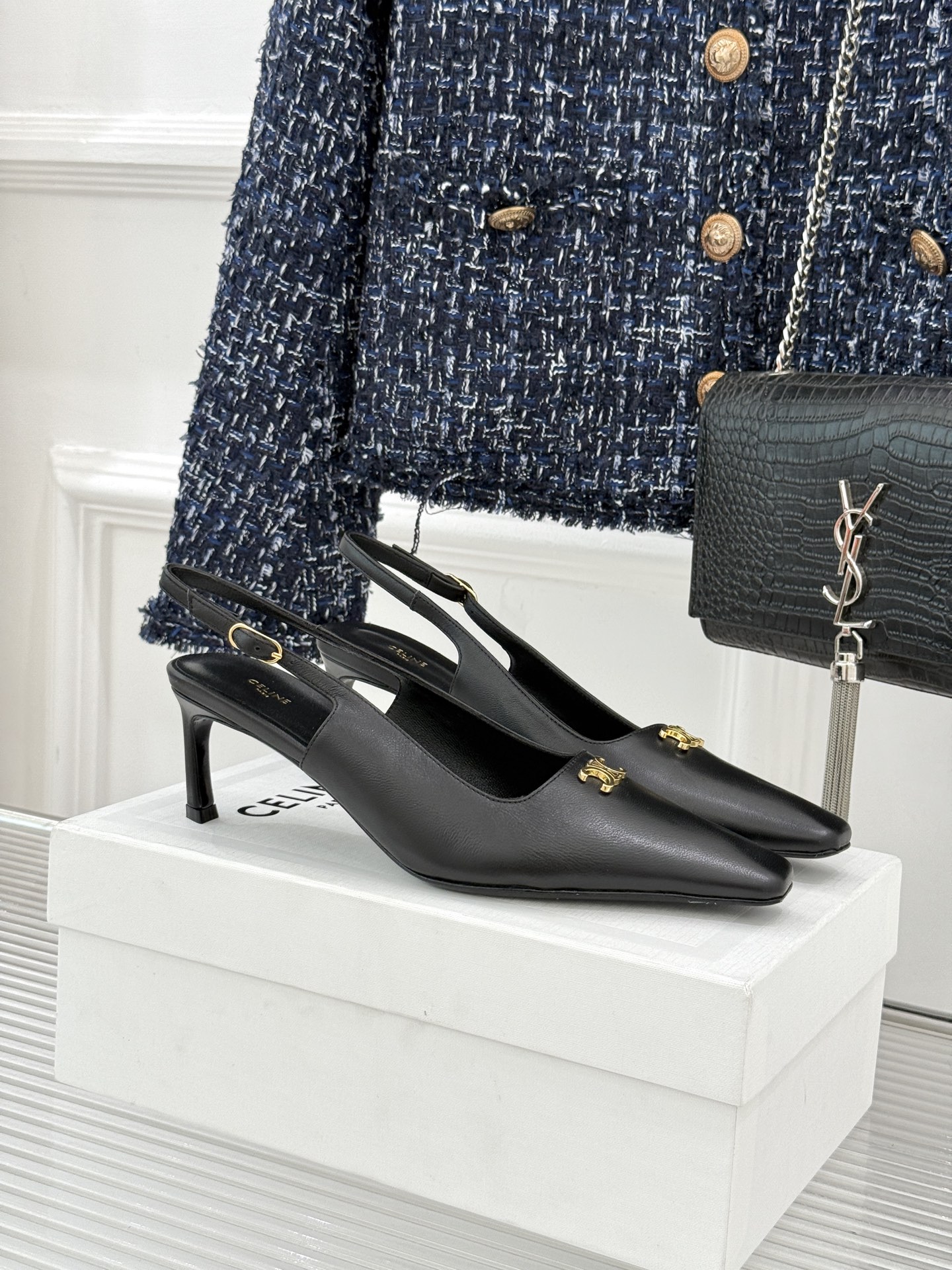 Celine/赛琳26WF新品凯旋门小方头高跟凉鞋单鞋以极简轮廓续写法式优雅。利落小方头糅合复古与现代标