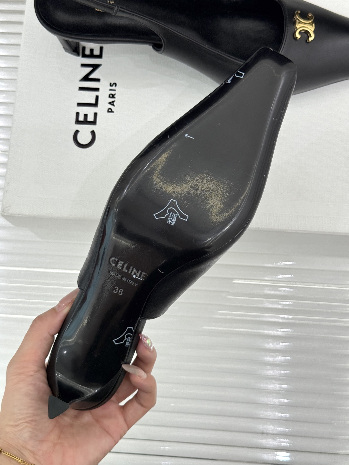 Celine/赛琳26WF新品凯旋门小方头高跟凉鞋单鞋以极简轮廓续写法式优雅。利落小方头糅合复古与现代标