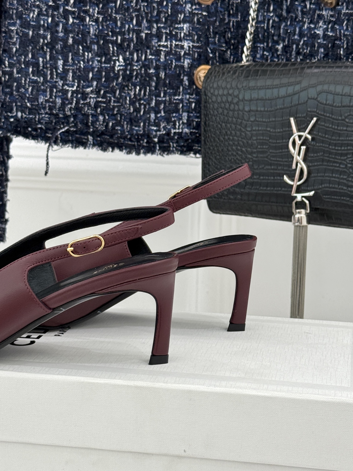 Celine/赛琳26WF新品凯旋门小方头高跟凉鞋单鞋以极简轮廓续写法式优雅。利落小方头糅合复古与现代标