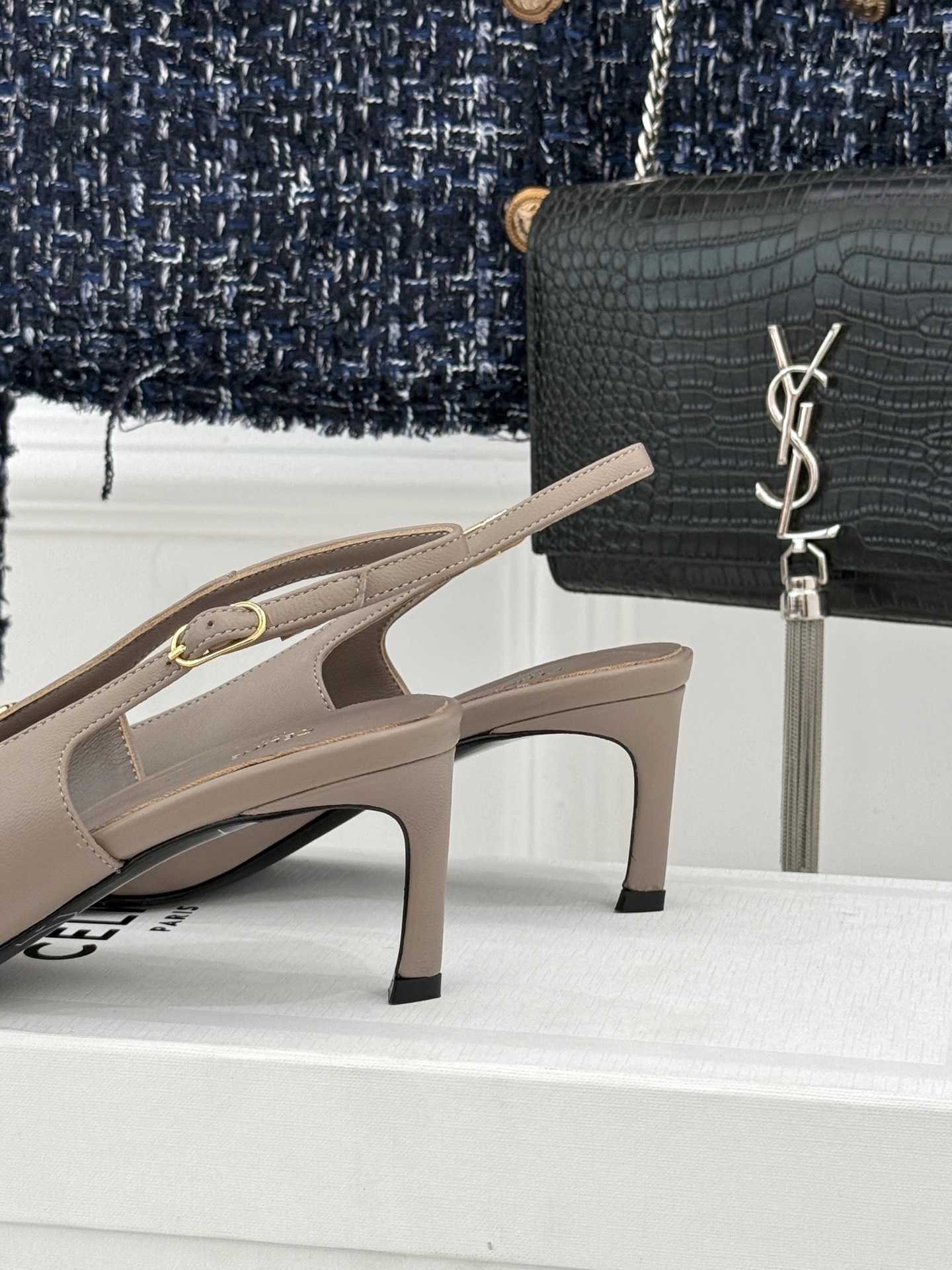 Celine/赛琳26WF新品凯旋门小方头高跟凉鞋单鞋以极简轮廓续写法式优雅。利落小方头糅合复古与现代标