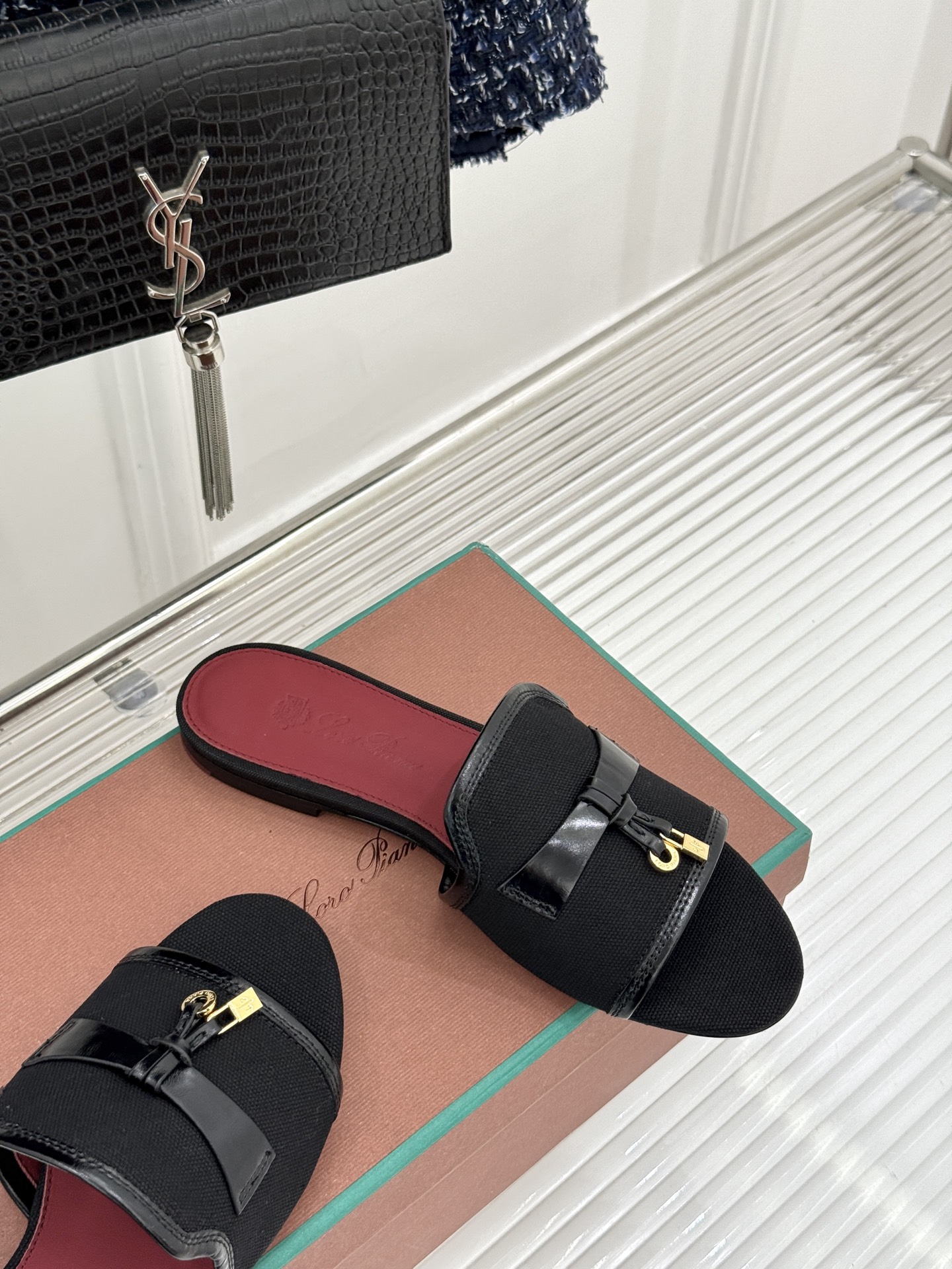 Loro Piana/ LP🌾 经典复古绝美吊坠粗跟平底拖鞋简约即时髦 松弛的高级感感受夏日感高级穿搭~