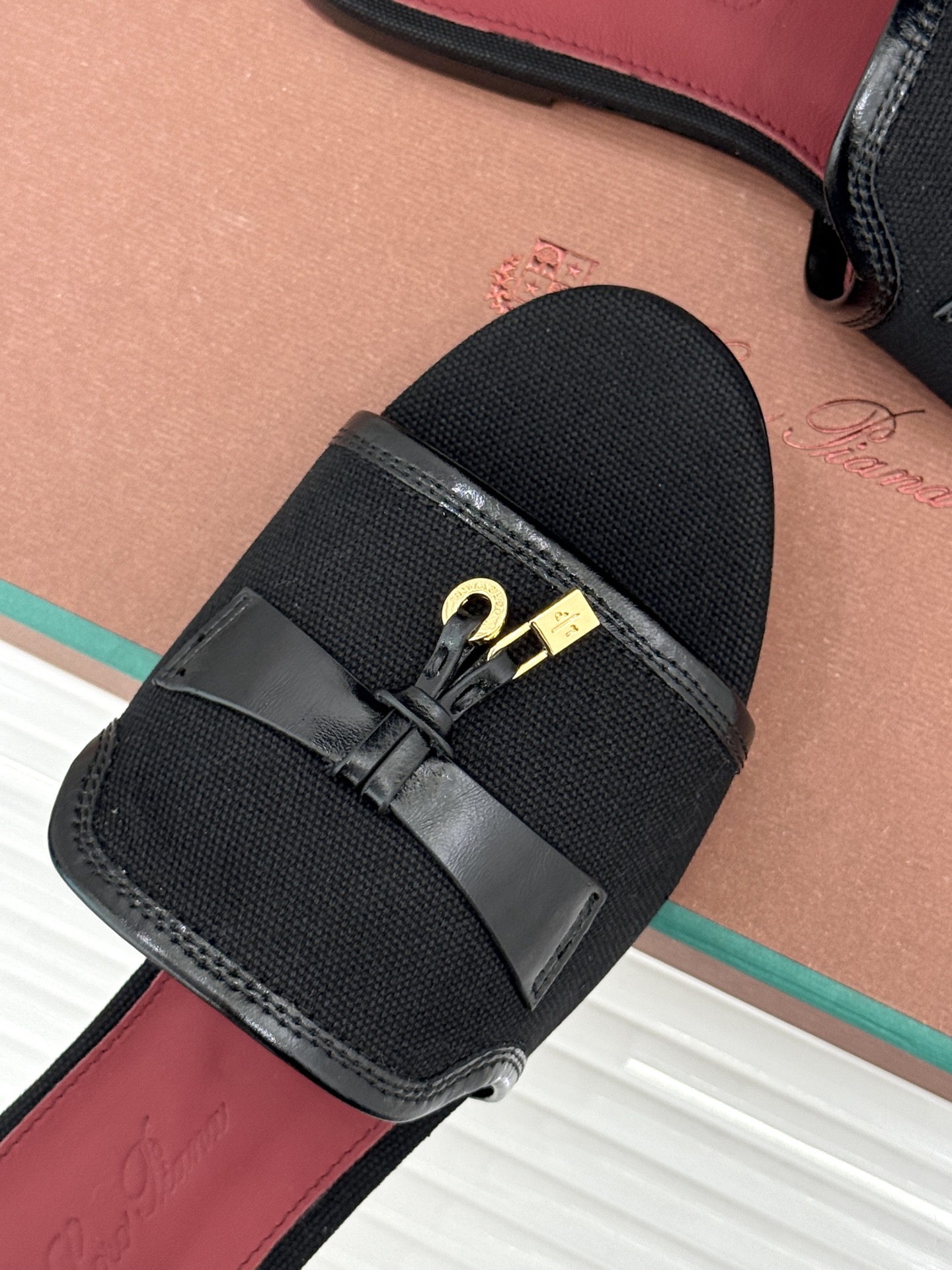 Loro Piana/ LP🌾 经典复古绝美吊坠粗跟平底拖鞋简约即时髦 松弛的高级感感受夏日感高级穿搭~