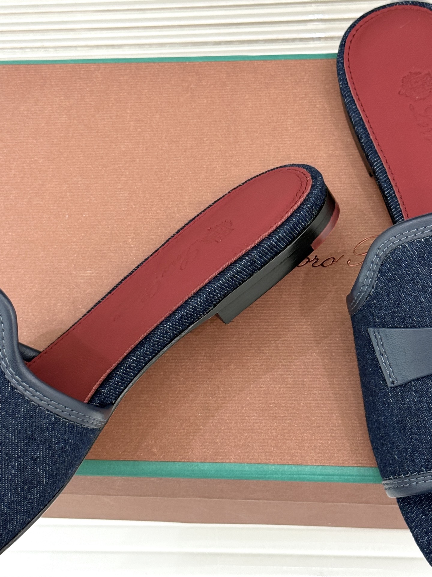 Loro Piana/ LP🌾 经典复古绝美吊坠粗跟平底拖鞋简约即时髦 松弛的高级感感受夏日感高级穿搭~