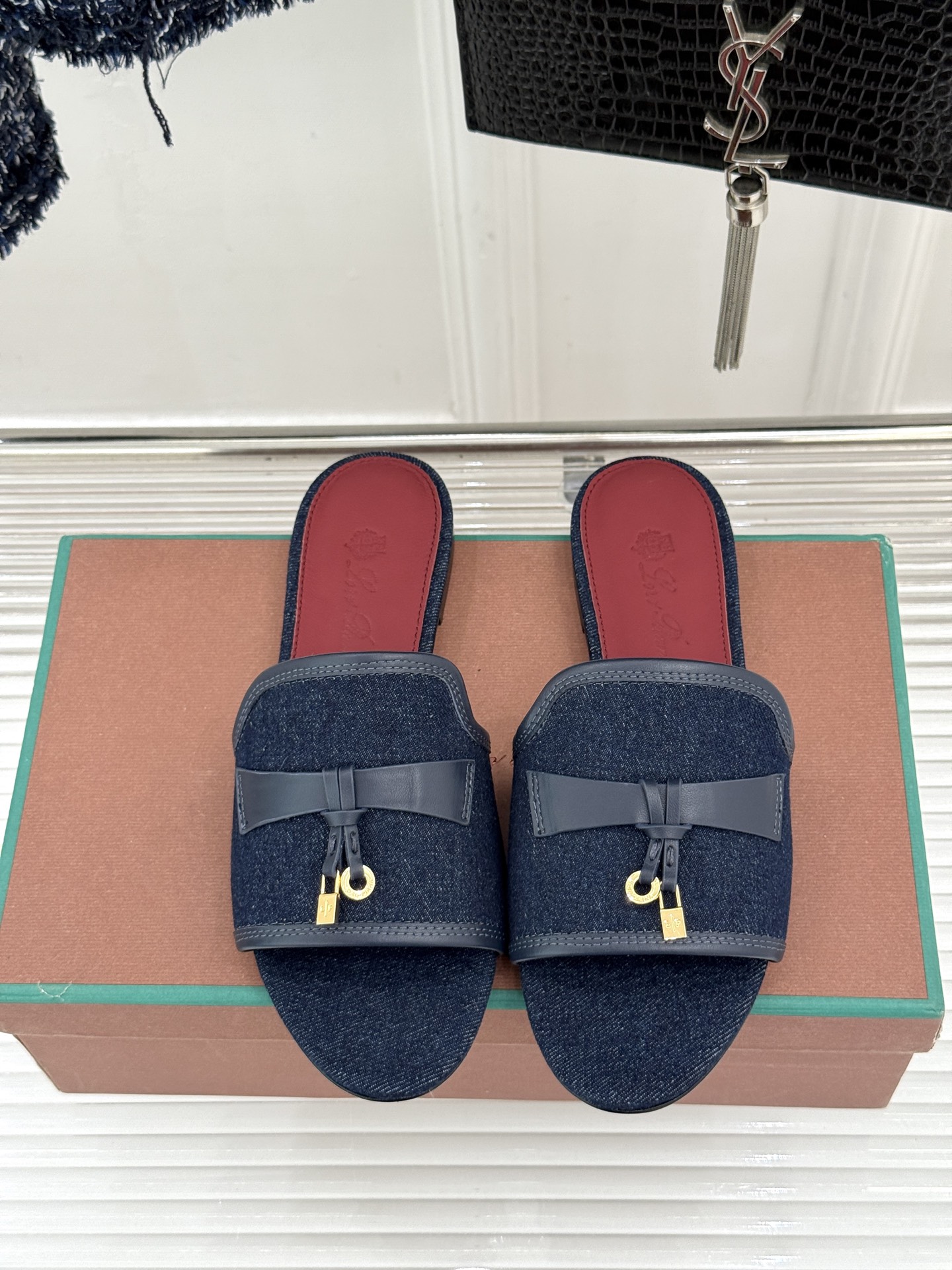 Loro Piana/ LP🌾 经典复古绝美吊坠粗跟平底拖鞋简约即时髦 松弛的高级感感受夏日感高级穿搭~