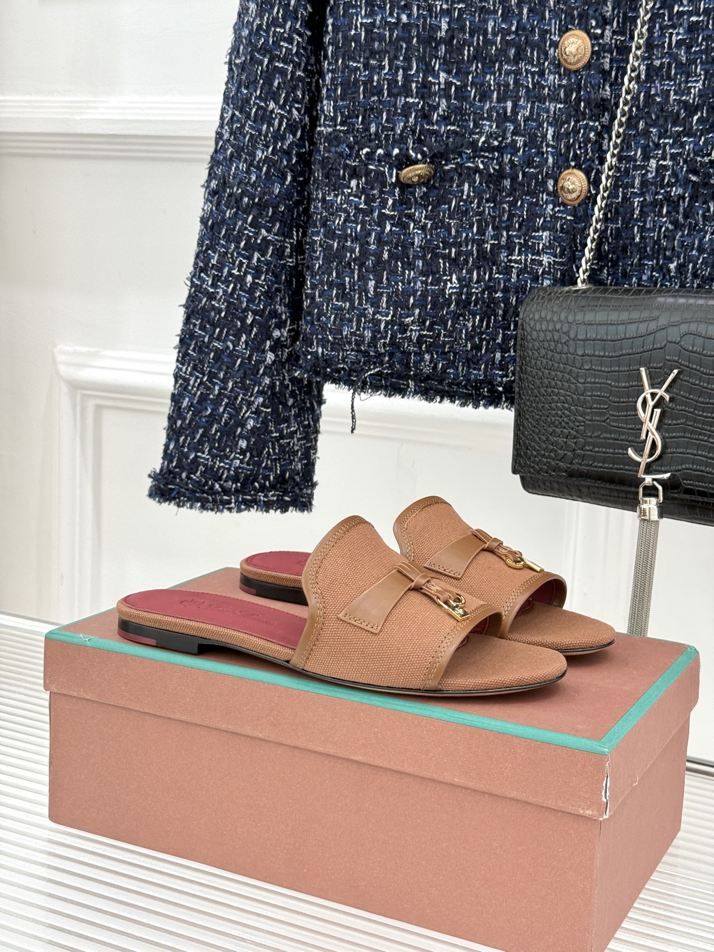 Loro Piana/ LP🌾 经典复古绝美吊坠粗跟平底拖鞋简约即时髦 松弛的高级感感受夏日感高级穿搭~