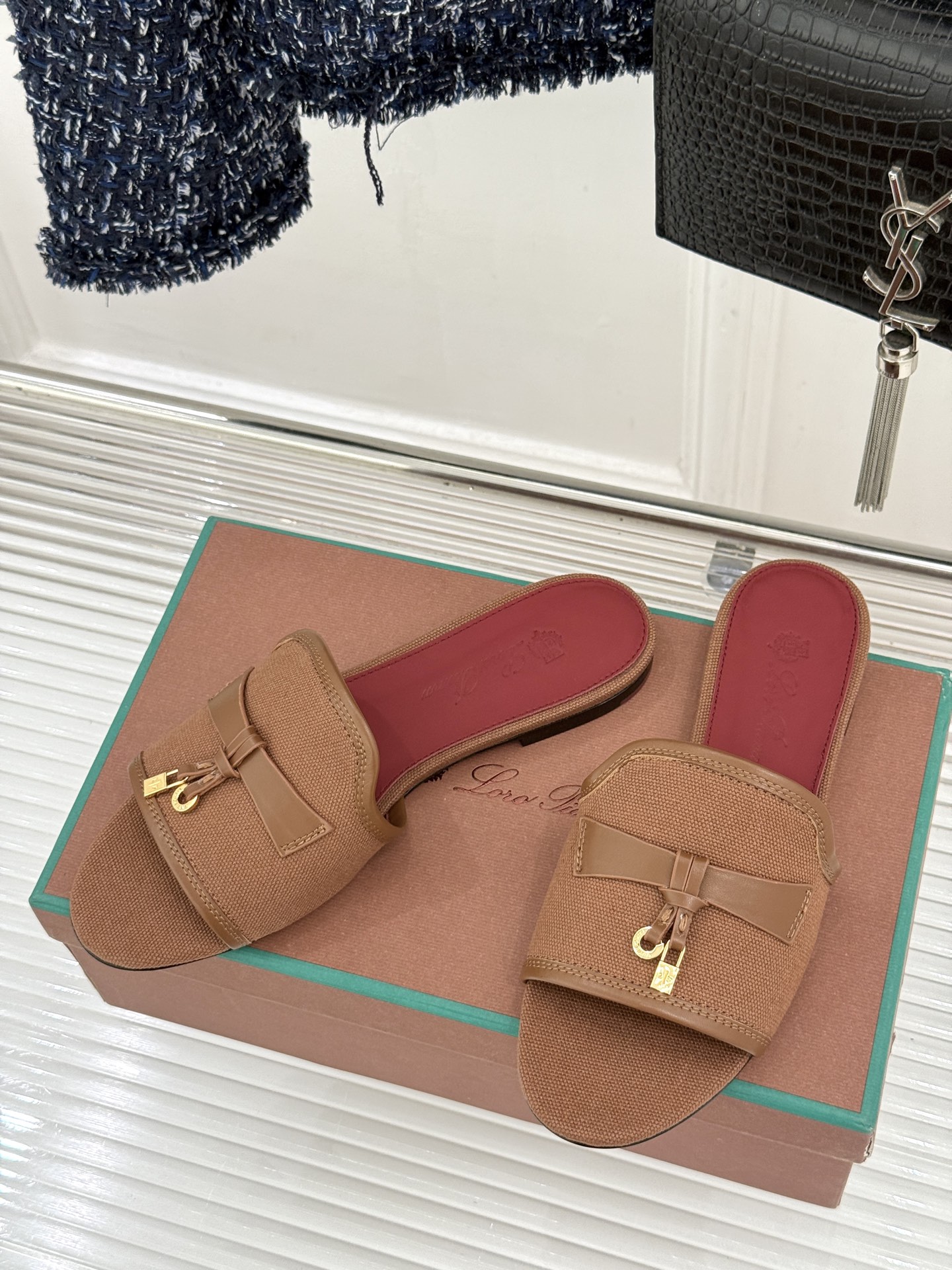 Loro Piana/ LP🌾 经典复古绝美吊坠粗跟平底拖鞋简约即时髦 松弛的高级感感受夏日感高级穿搭~