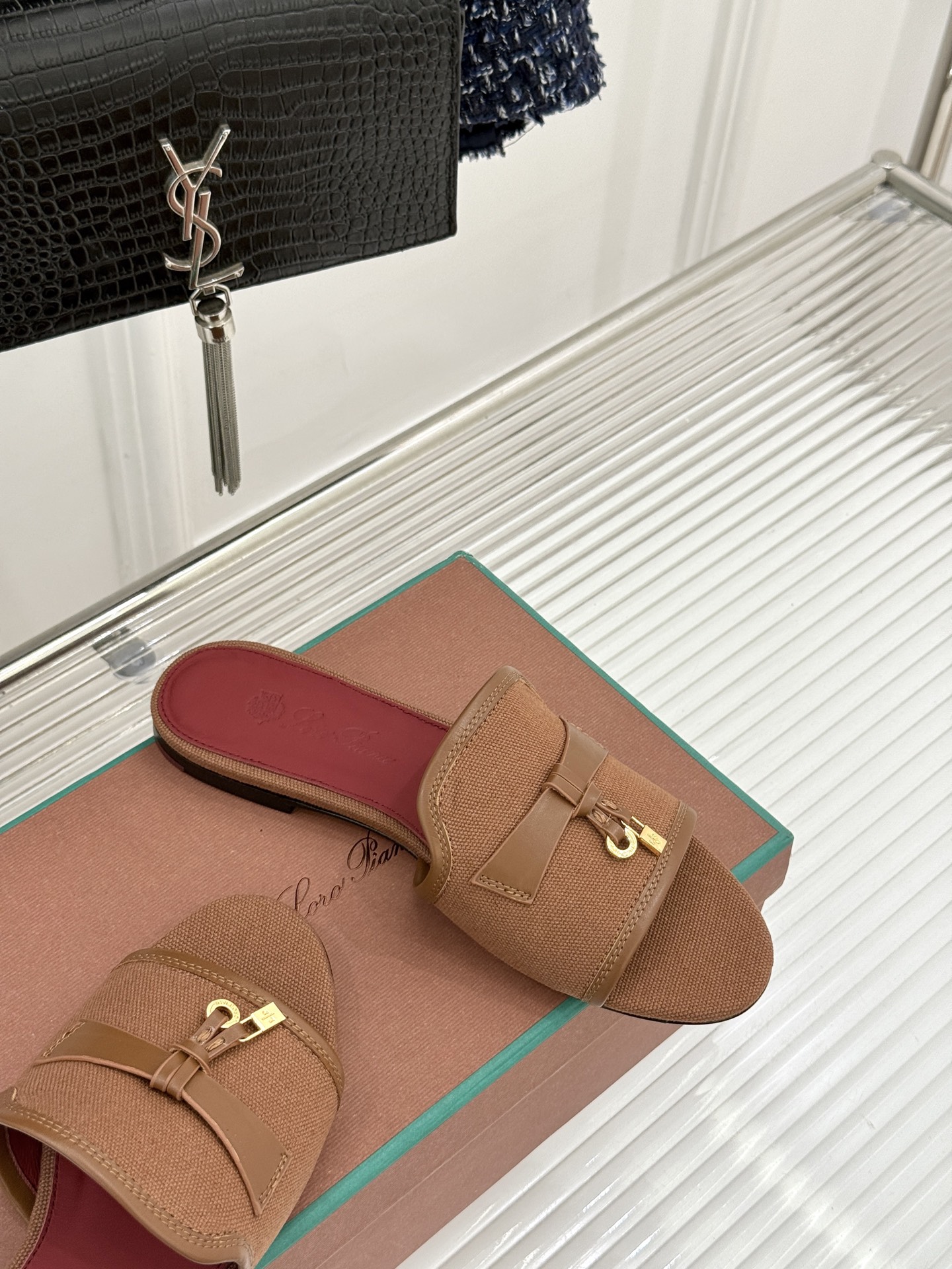 Loro Piana/ LP🌾 经典复古绝美吊坠粗跟平底拖鞋简约即时髦 松弛的高级感感受夏日感高级穿搭~