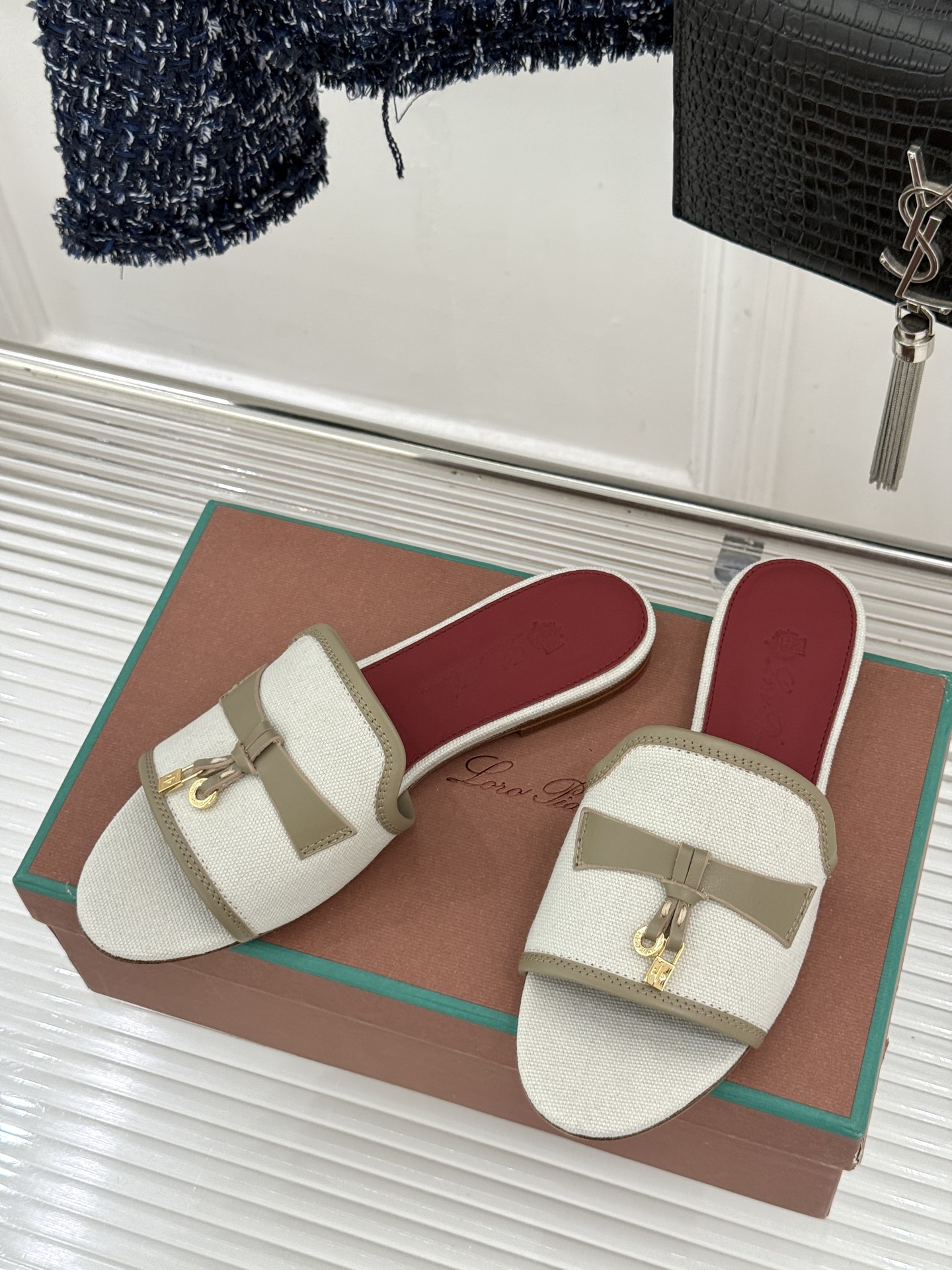 Loro Piana/ LP🌾 经典复古绝美吊坠粗跟平底拖鞋简约即时髦 松弛的高级感感受夏日感高级穿搭~