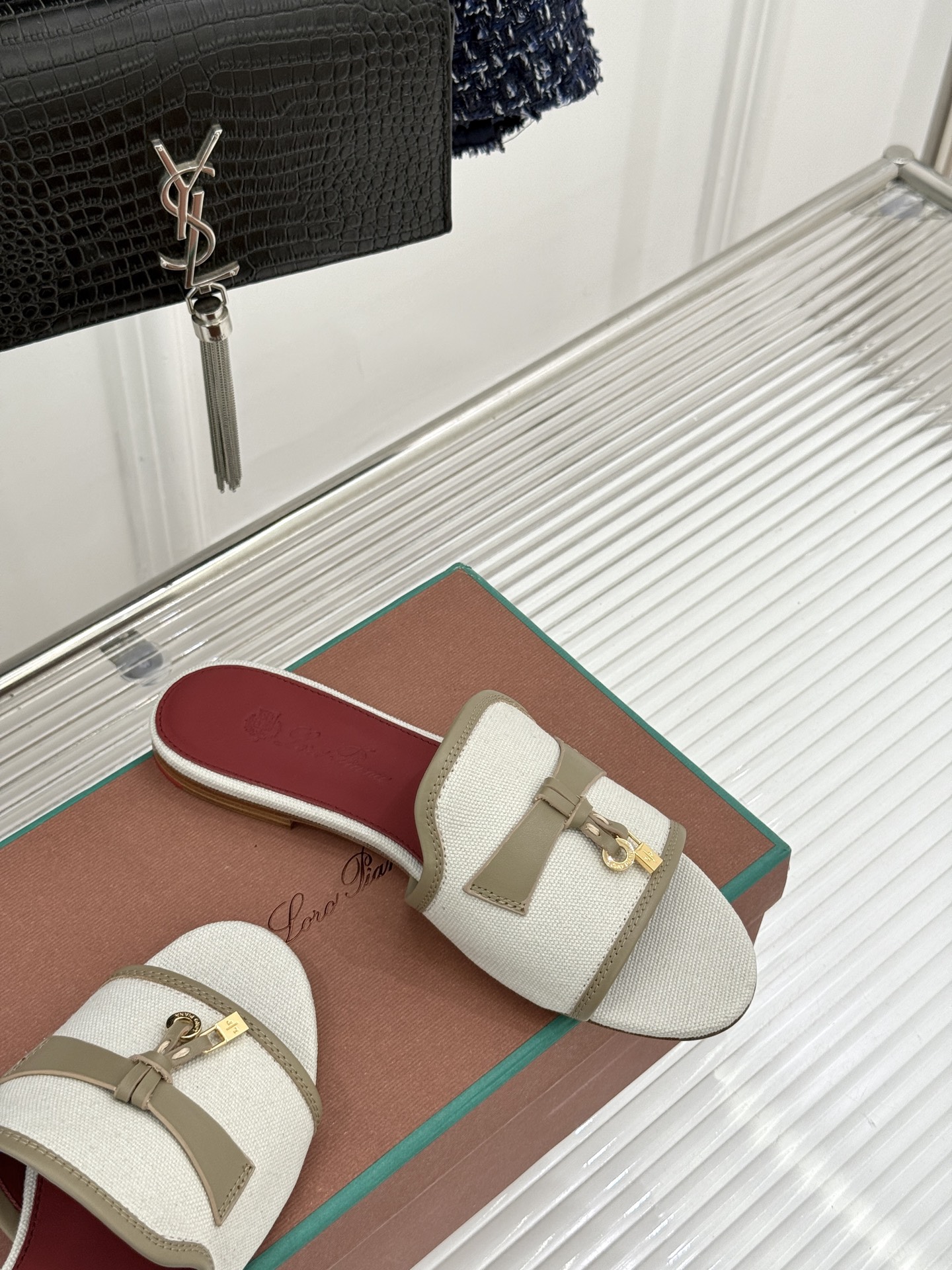 Loro Piana/ LP🌾 经典复古绝美吊坠粗跟平底拖鞋简约即时髦 松弛的高级感感受夏日感高级穿搭~