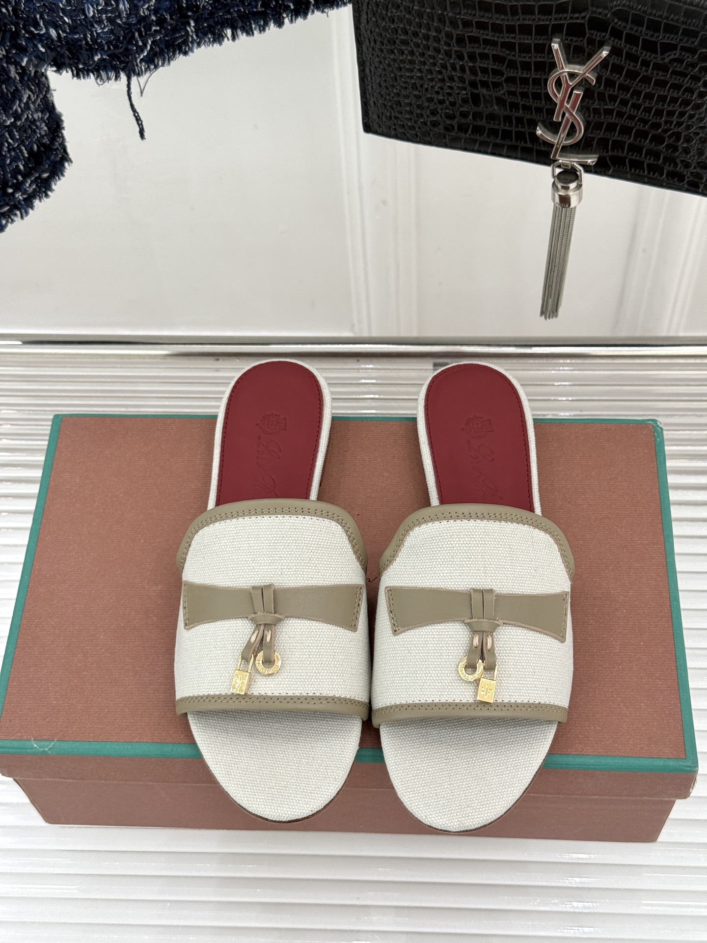 Loro Piana/ LP🌾 经典复古绝美吊坠粗跟平底拖鞋简约即时髦 松弛的高级感感受夏日感高级穿搭~