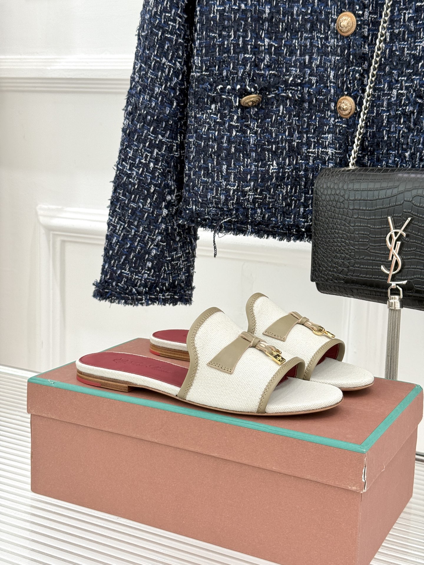 Loro Piana/ LP🌾 经典复古绝美吊坠粗跟平底拖鞋简约即时髦 松弛的高级感感受夏日感高级穿搭~