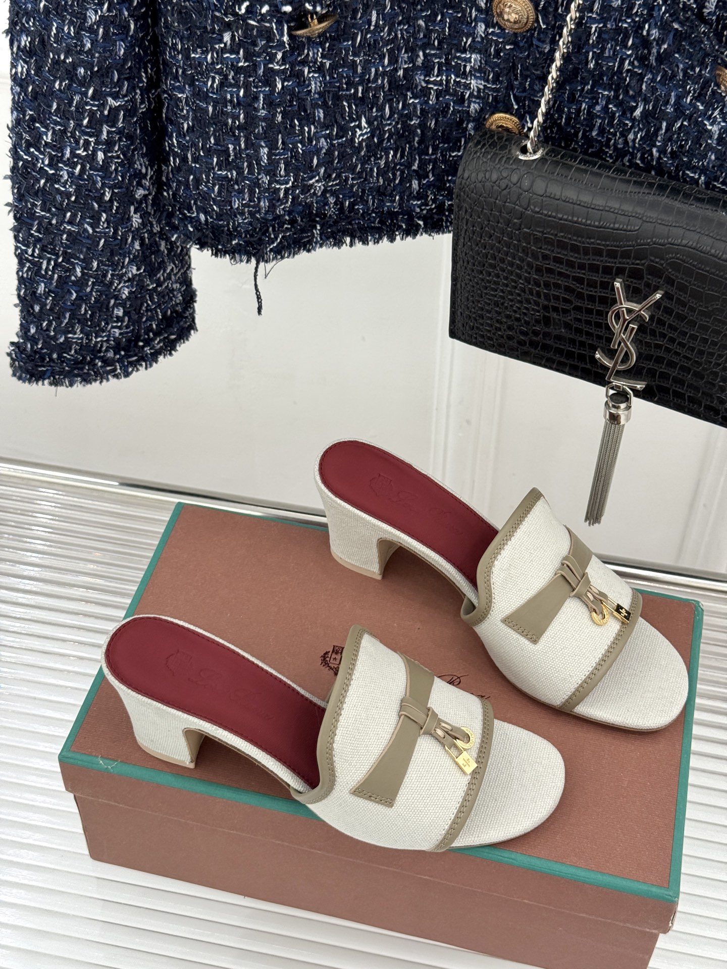 Loro Piana/ LP🌾 经典复古绝美吊坠粗跟平底拖鞋简约即时髦 松弛的高级感感受夏日感高级穿搭~