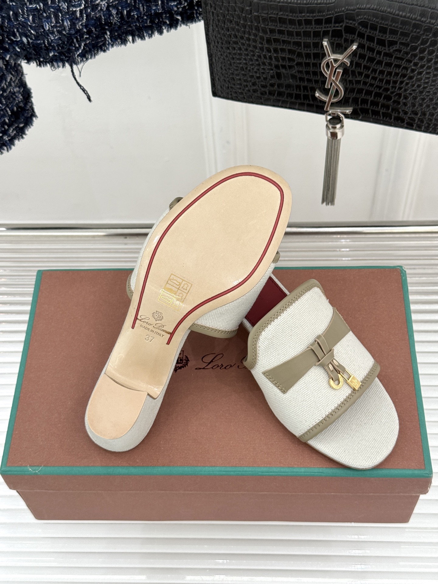 Loro Piana/ LP🌾 经典复古绝美吊坠粗跟平底拖鞋简约即时髦 松弛的高级感感受夏日感高级穿搭~