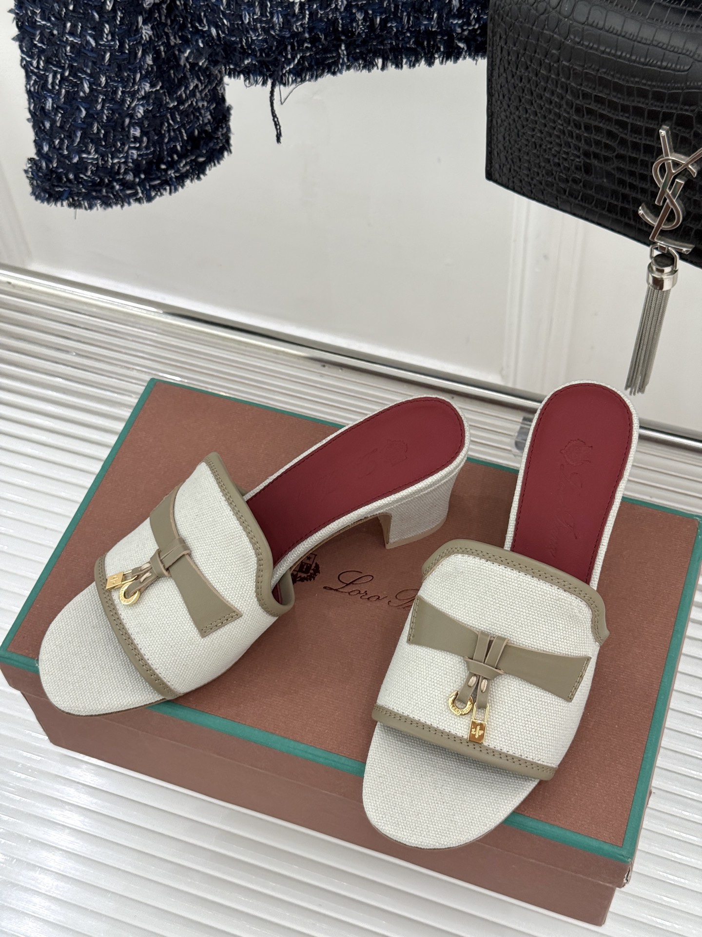 Loro Piana/ LP🌾 经典复古绝美吊坠粗跟平底拖鞋简约即时髦 松弛的高级感感受夏日感高级穿搭~