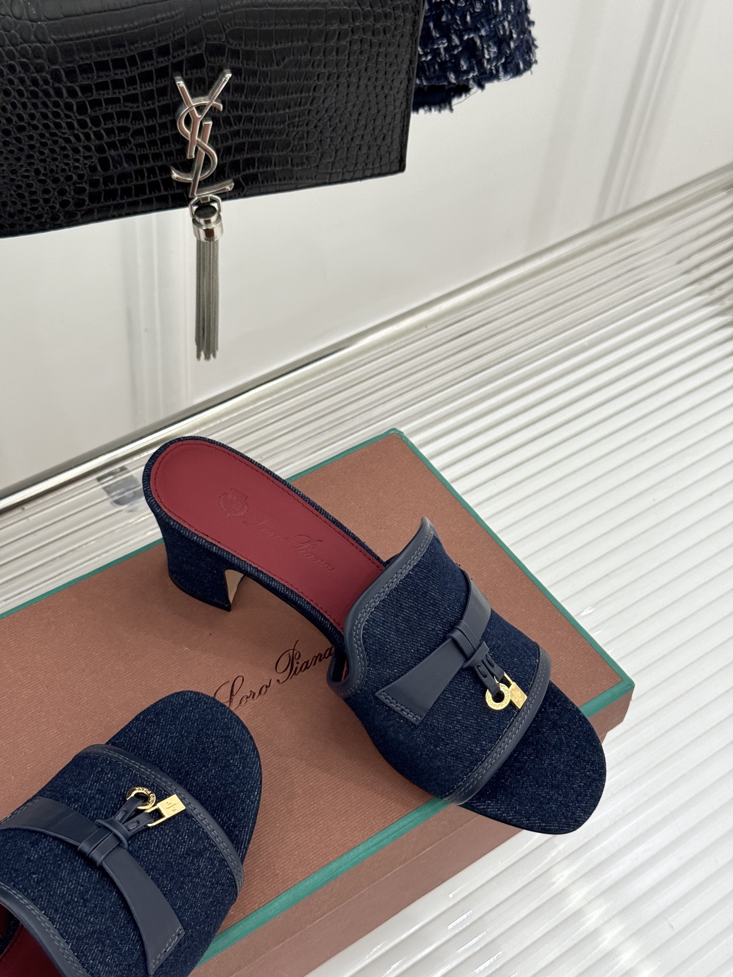 Loro Piana/ LP🌾 经典复古绝美吊坠粗跟平底拖鞋简约即时髦 松弛的高级感感受夏日感高级穿搭~