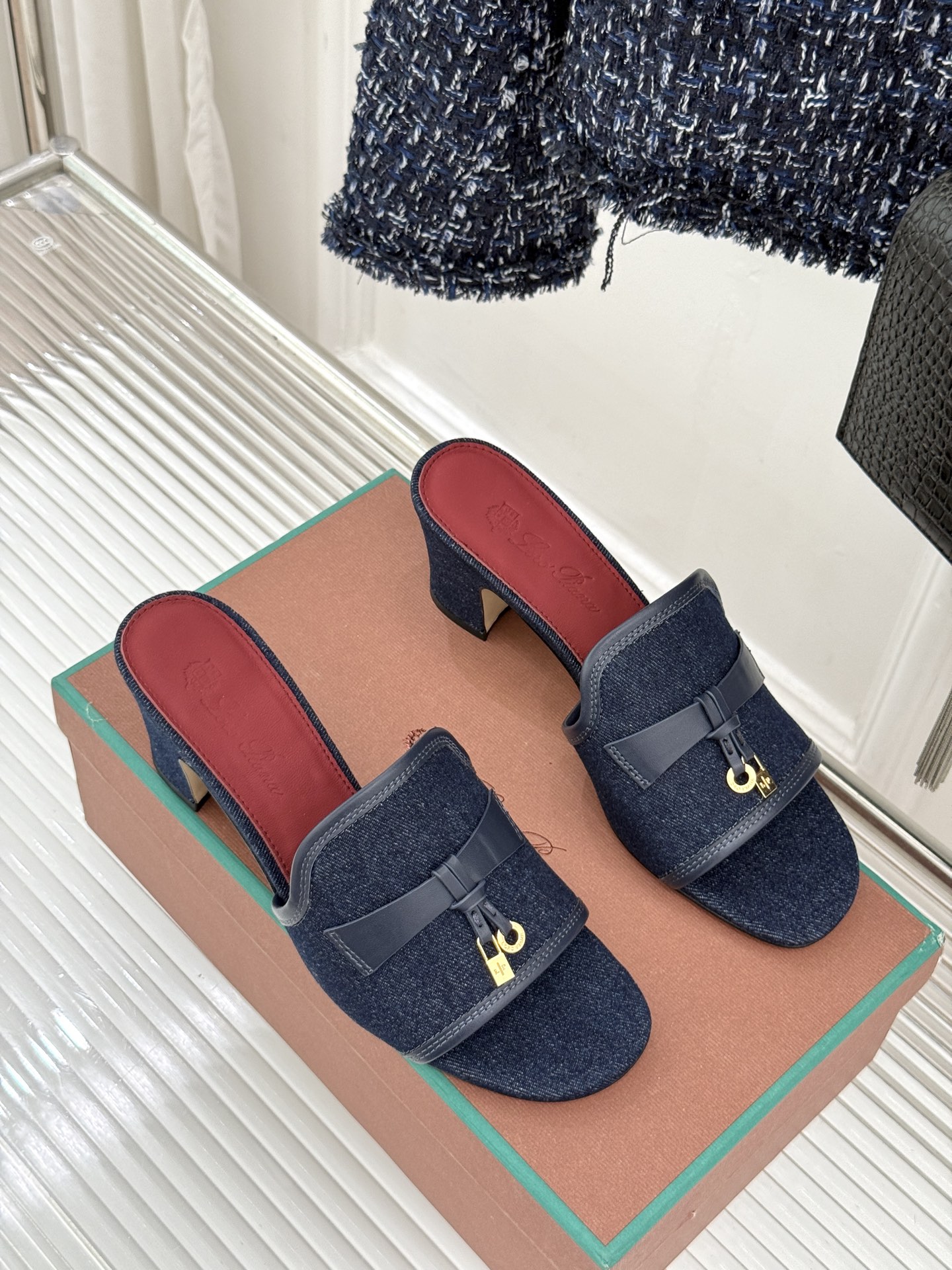 Loro Piana/ LP🌾 经典复古绝美吊坠粗跟平底拖鞋简约即时髦 松弛的高级感感受夏日感高级穿搭~