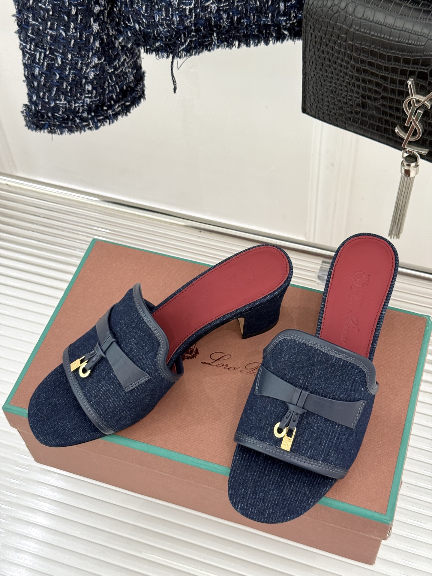 Loro Piana/ LP🌾 经典复古绝美吊坠粗跟平底拖鞋简约即时髦 松弛的高级感感受夏日感高级穿搭~