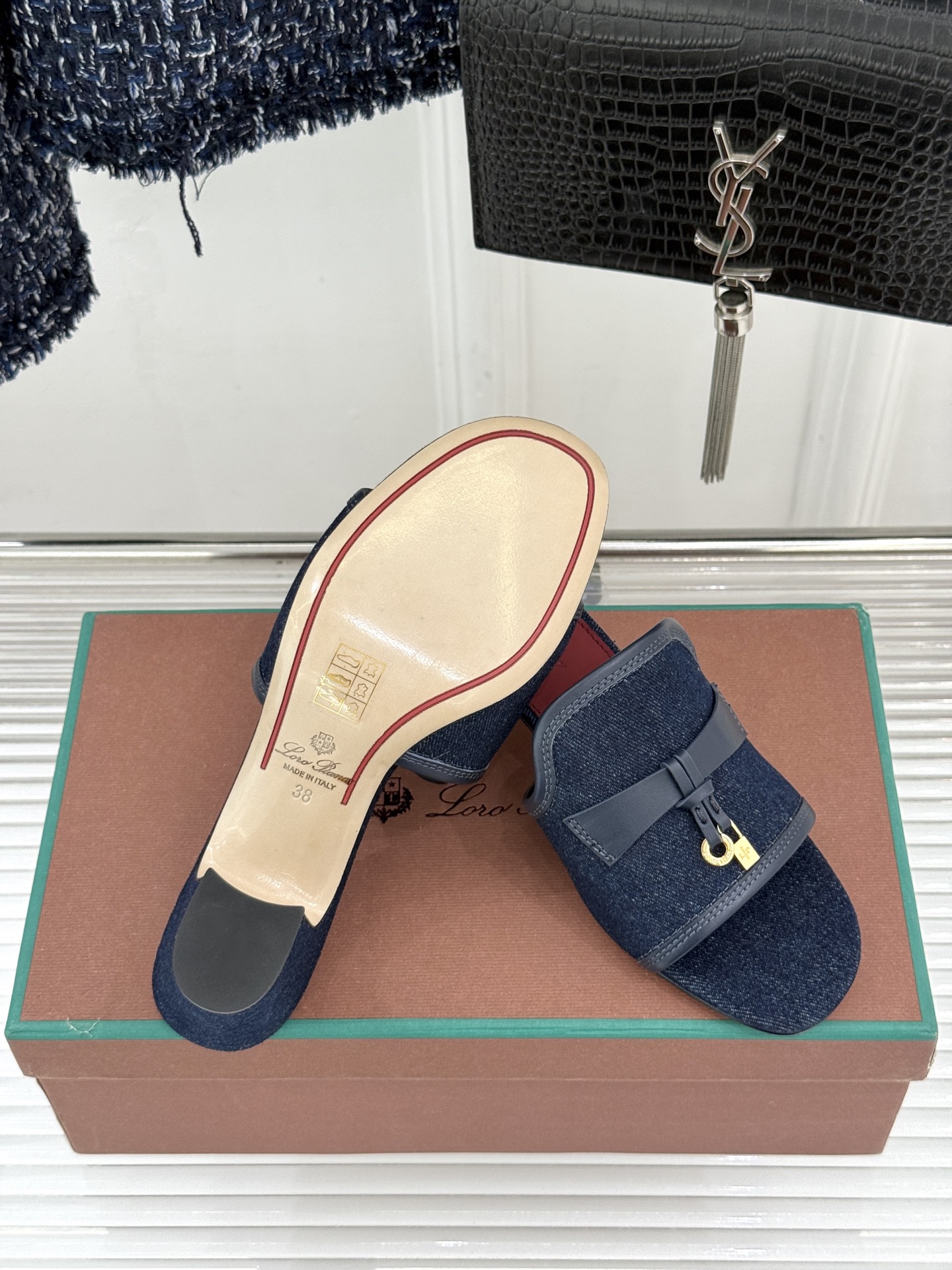 Loro Piana/ LP🌾 经典复古绝美吊坠粗跟平底拖鞋简约即时髦 松弛的高级感感受夏日感高级穿搭~