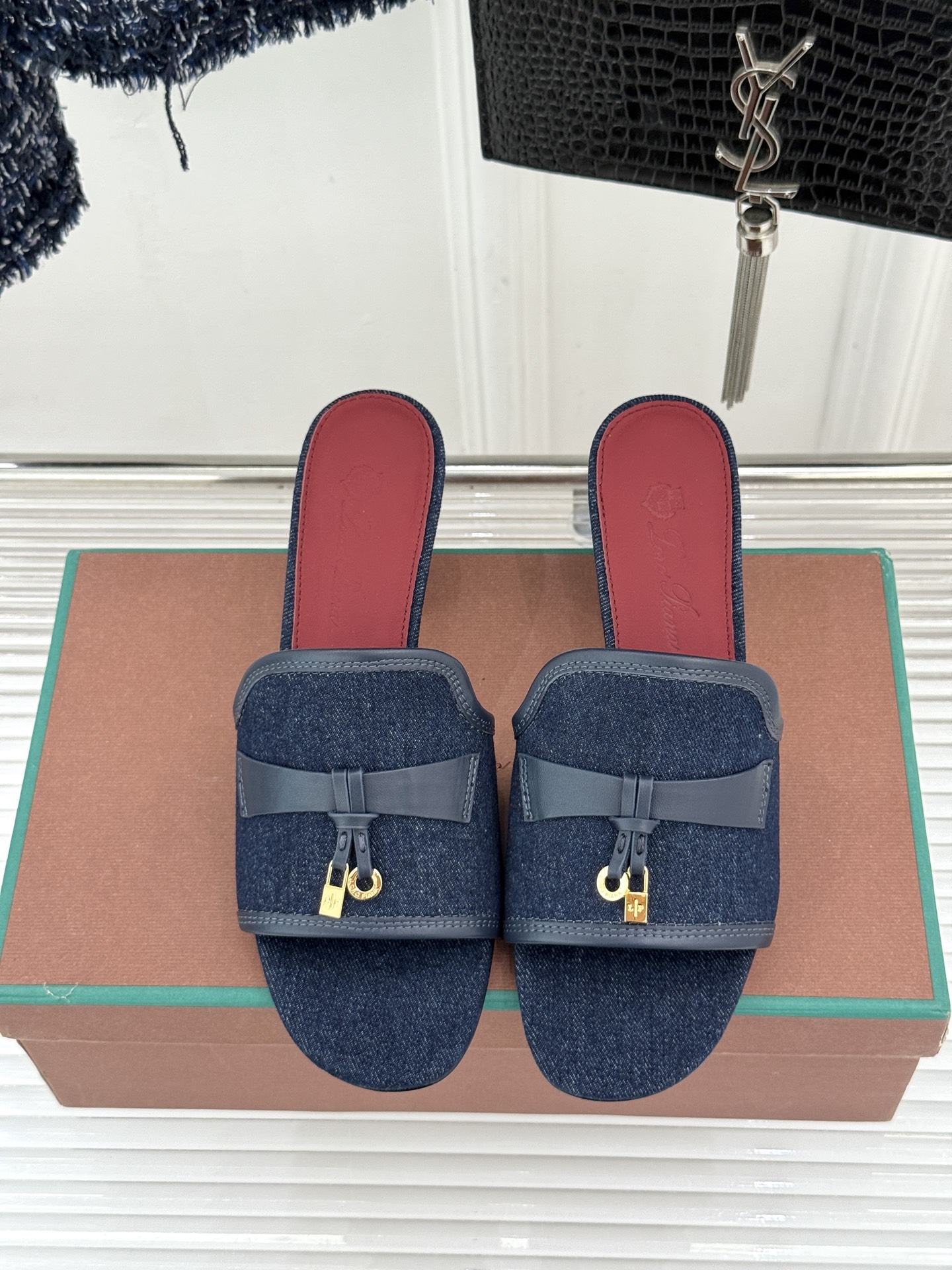 Loro Piana/ LP🌾 经典复古绝美吊坠粗跟平底拖鞋简约即时髦 松弛的高级感感受夏日感高级穿搭~