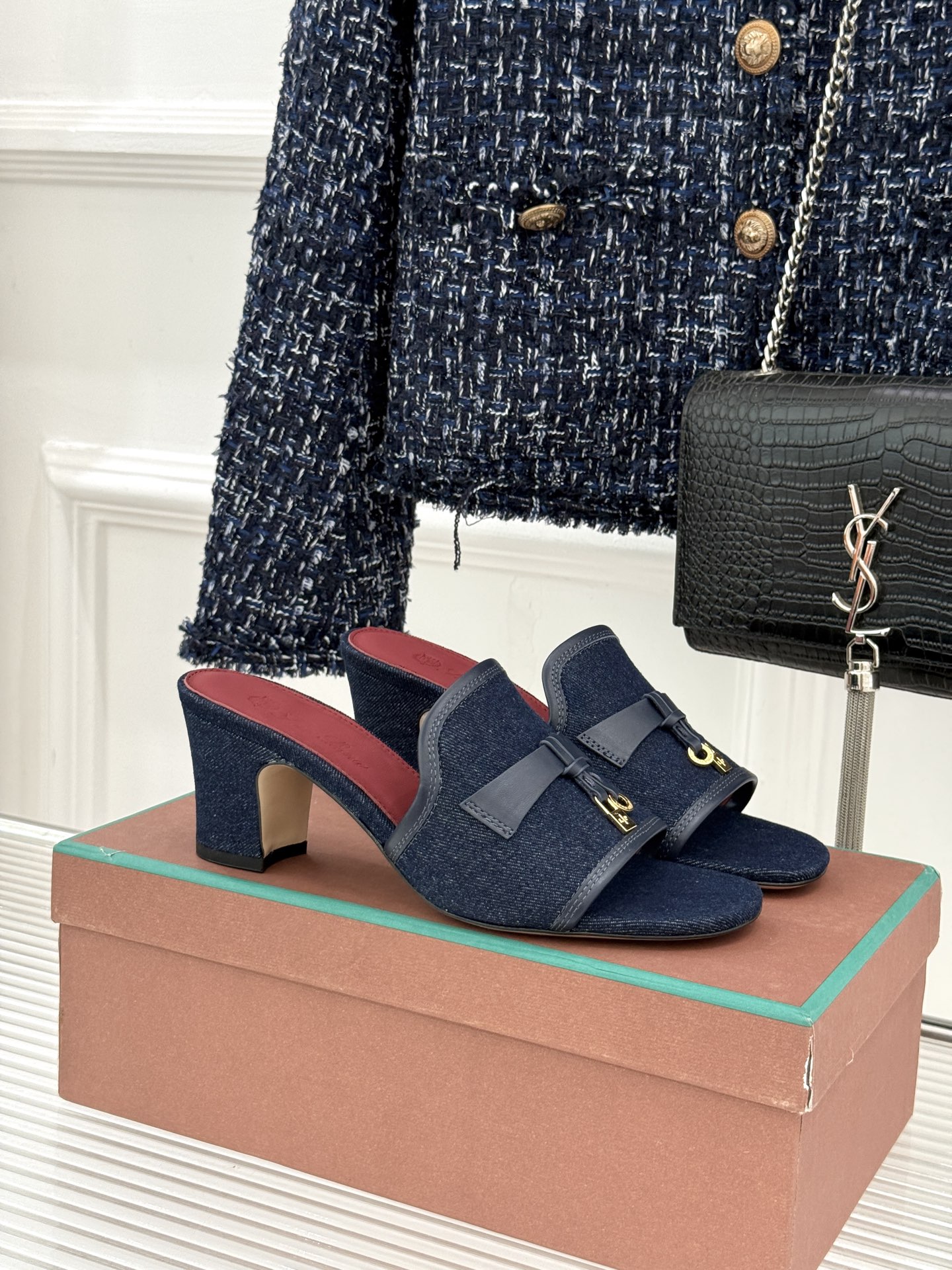 Loro Piana/ LP🌾 经典复古绝美吊坠粗跟平底拖鞋简约即时髦 松弛的高级感感受夏日感高级穿搭~