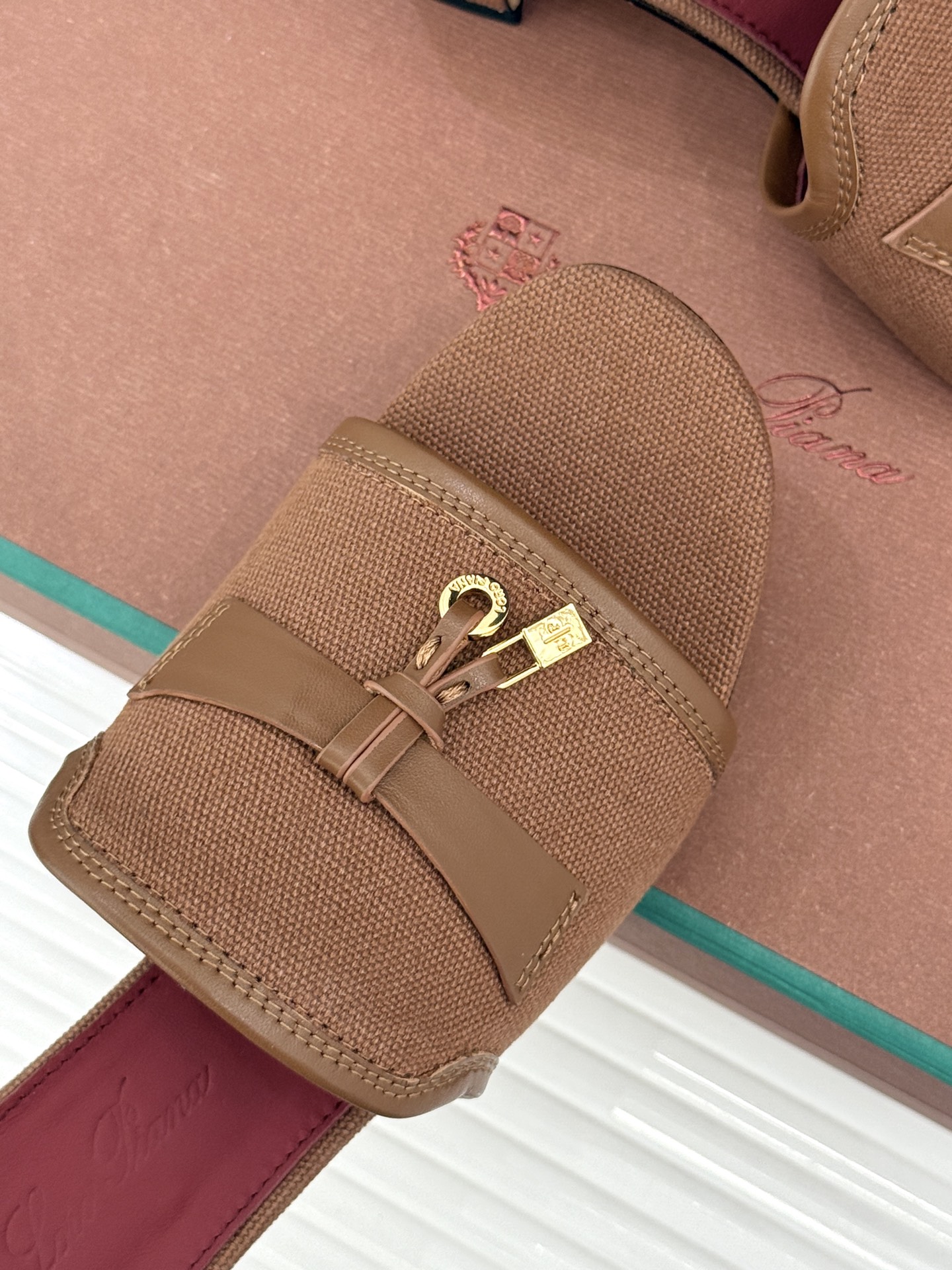 Loro Piana/ LP🌾 经典复古绝美吊坠粗跟平底拖鞋简约即时髦 松弛的高级感感受夏日感高级穿搭~